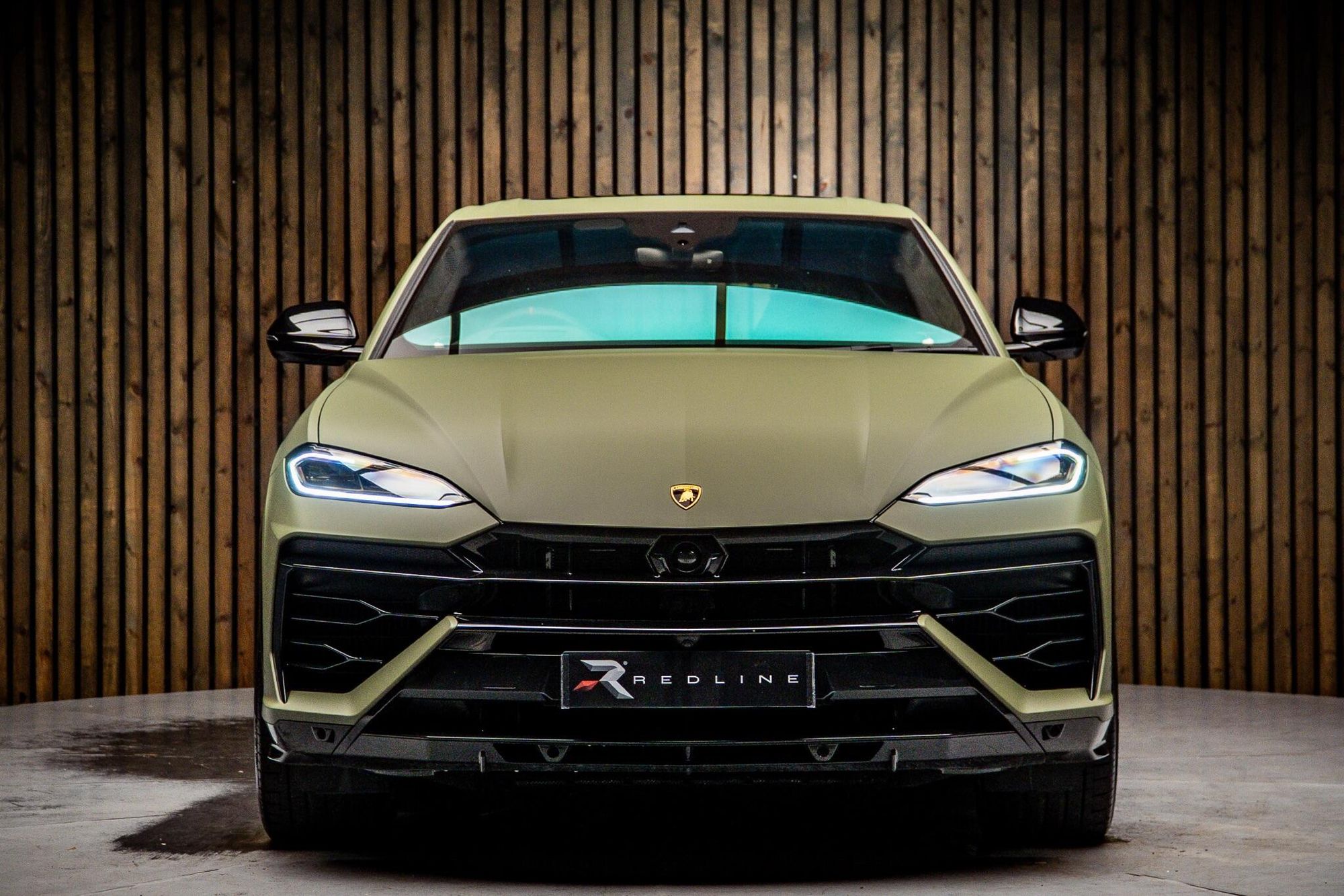 LAMBORGHINI URUS ESTATE 4.0T 25.9kWh Plug-in Hybrid FSI V8 5dr Auto for sale UK - Slide 5