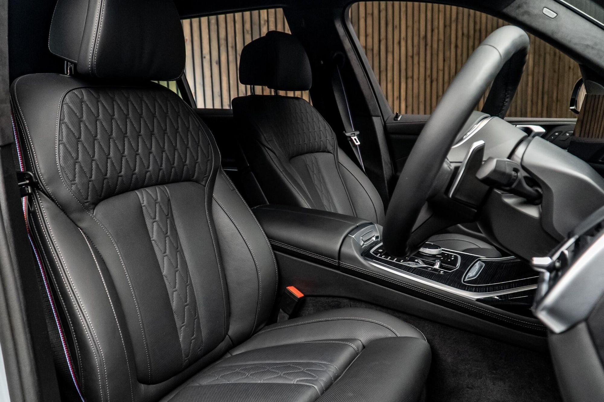 BMW X7 DIESEL ESTATE xDrive40d MHT M Sport 5dr Step Auto for sale UK - Slide 2