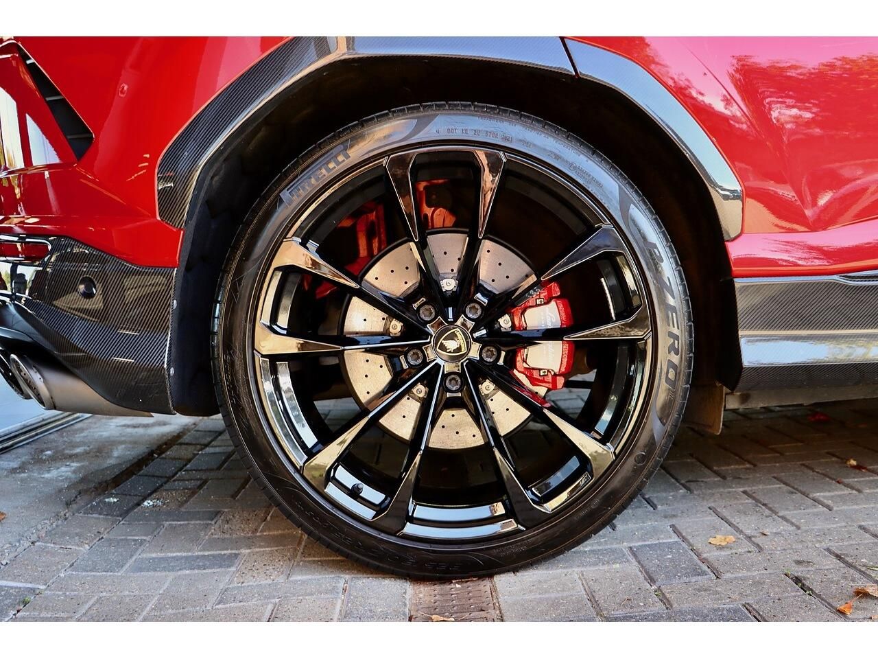 LAMBORGHINI URUS ESTATE 4.0T FSI V8 5dr Auto for sale UK - Slide 6