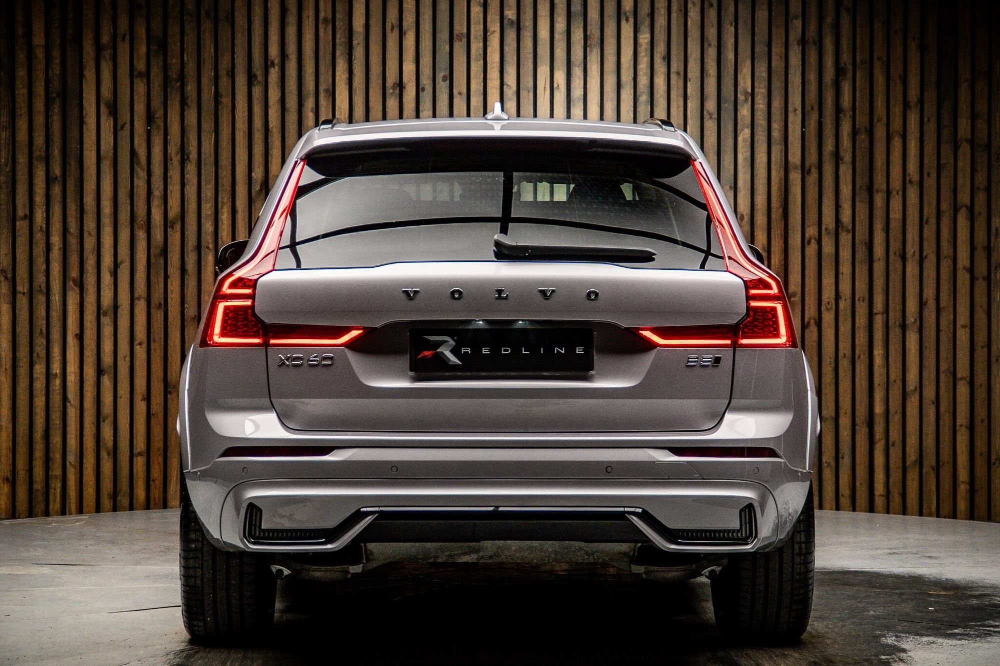 VOLVO XC60 ESTATE 2.0 B5P Ultra Dark 5dr AWD Geartronic for sale UK - Slide 6