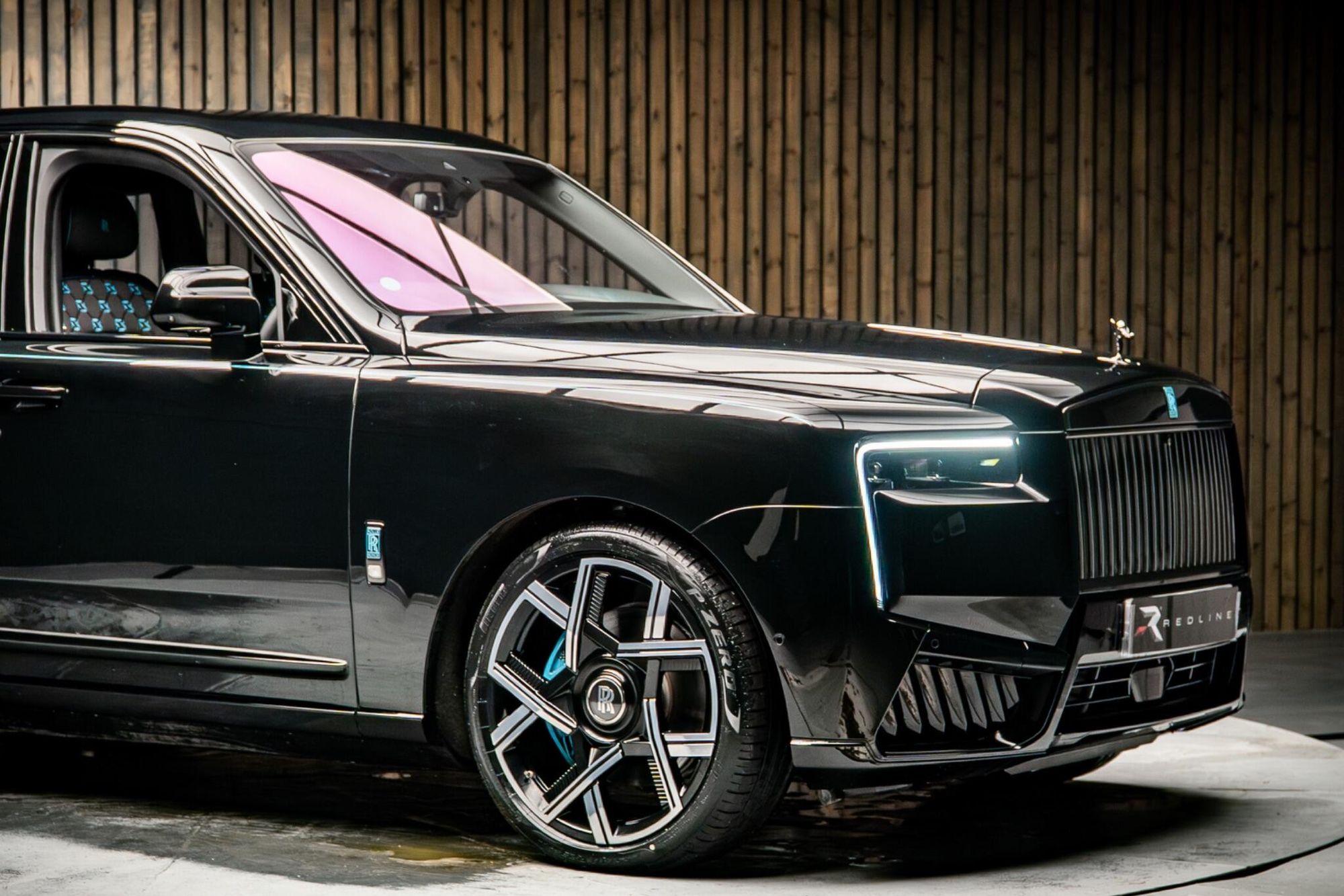 ROLLS-ROYCE CULLINAN ESTATE II Black Badge 5dr Auto for sale UK - Slide 10