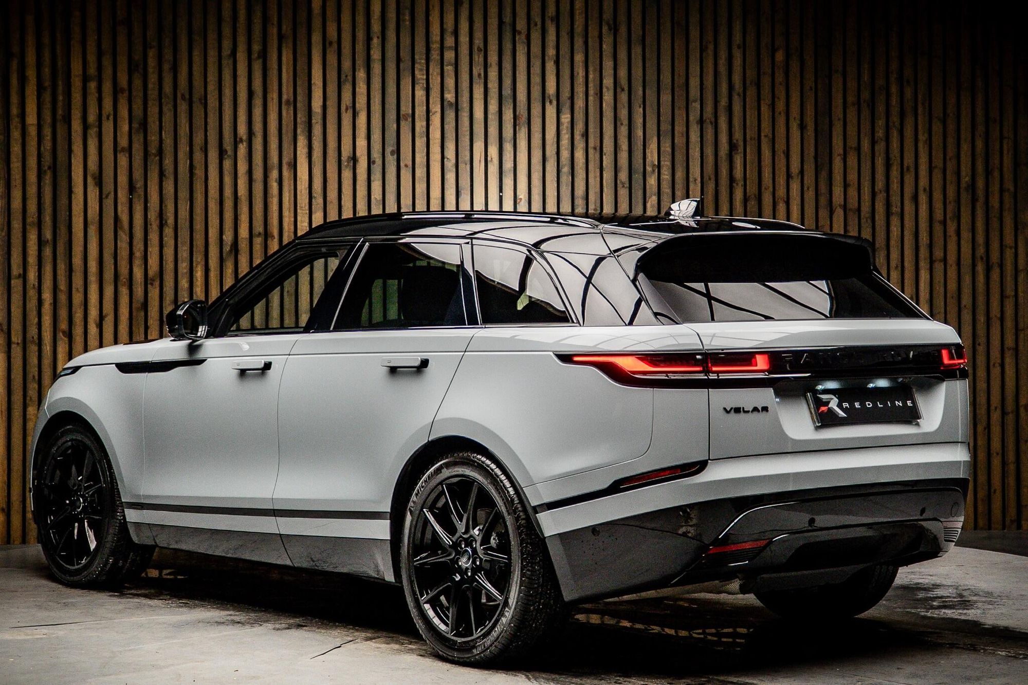 LAND ROVER RANGE ROVER VELAR DIESEL ESTATE 2.0 D200 MHEV Autobiography 5dr Auto [Revised] for sale UK - Slide 3