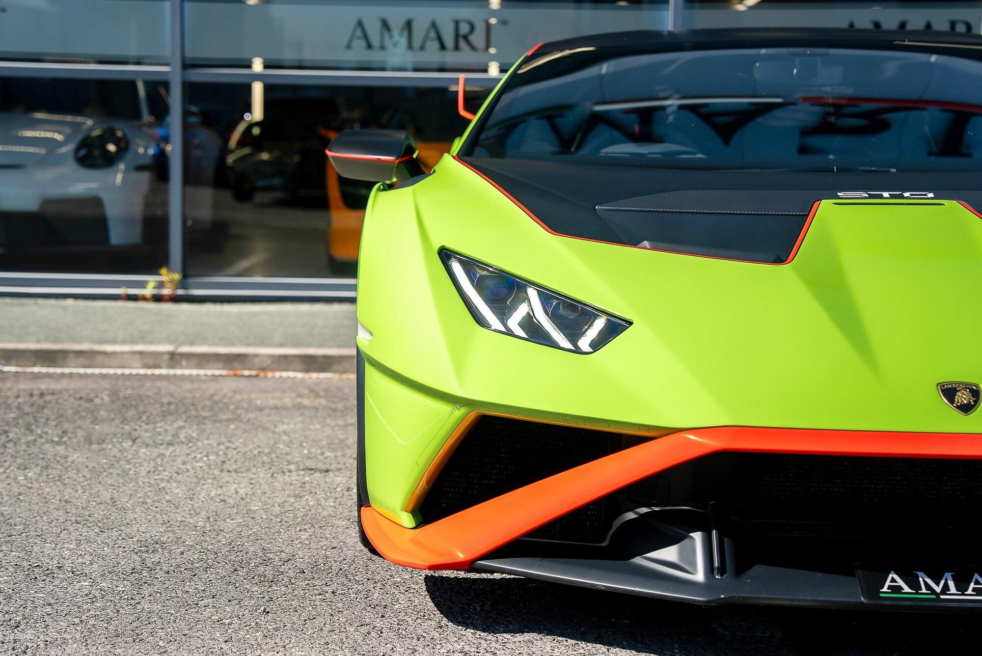 LAMBORGHINI HURACAN EVO COUPE 5.2 V10 640 STO 2dr Auto for sale UK - Slide 6