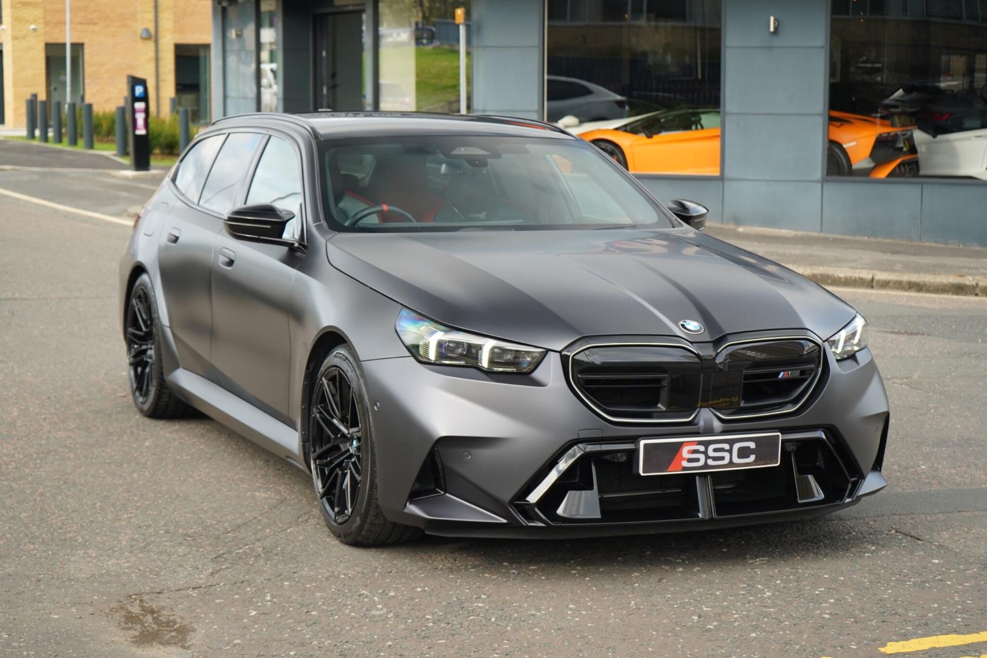 BMW M5 Touring 4.4 22.1kWh 5 Door Auto for sale UK - Slide 5