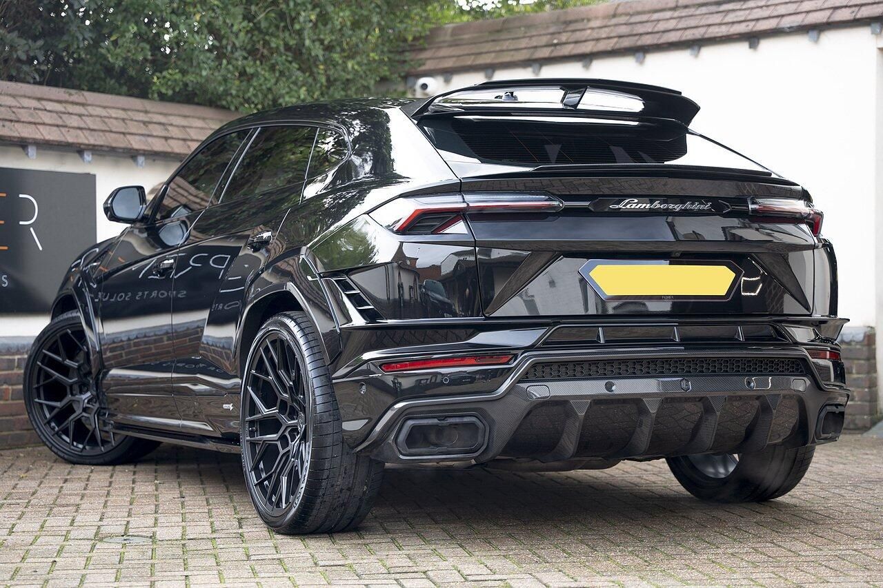 LAMBORGHINI URUS ESTATE 4.0T FSI V8 S 5dr Auto for sale UK - Slide 5