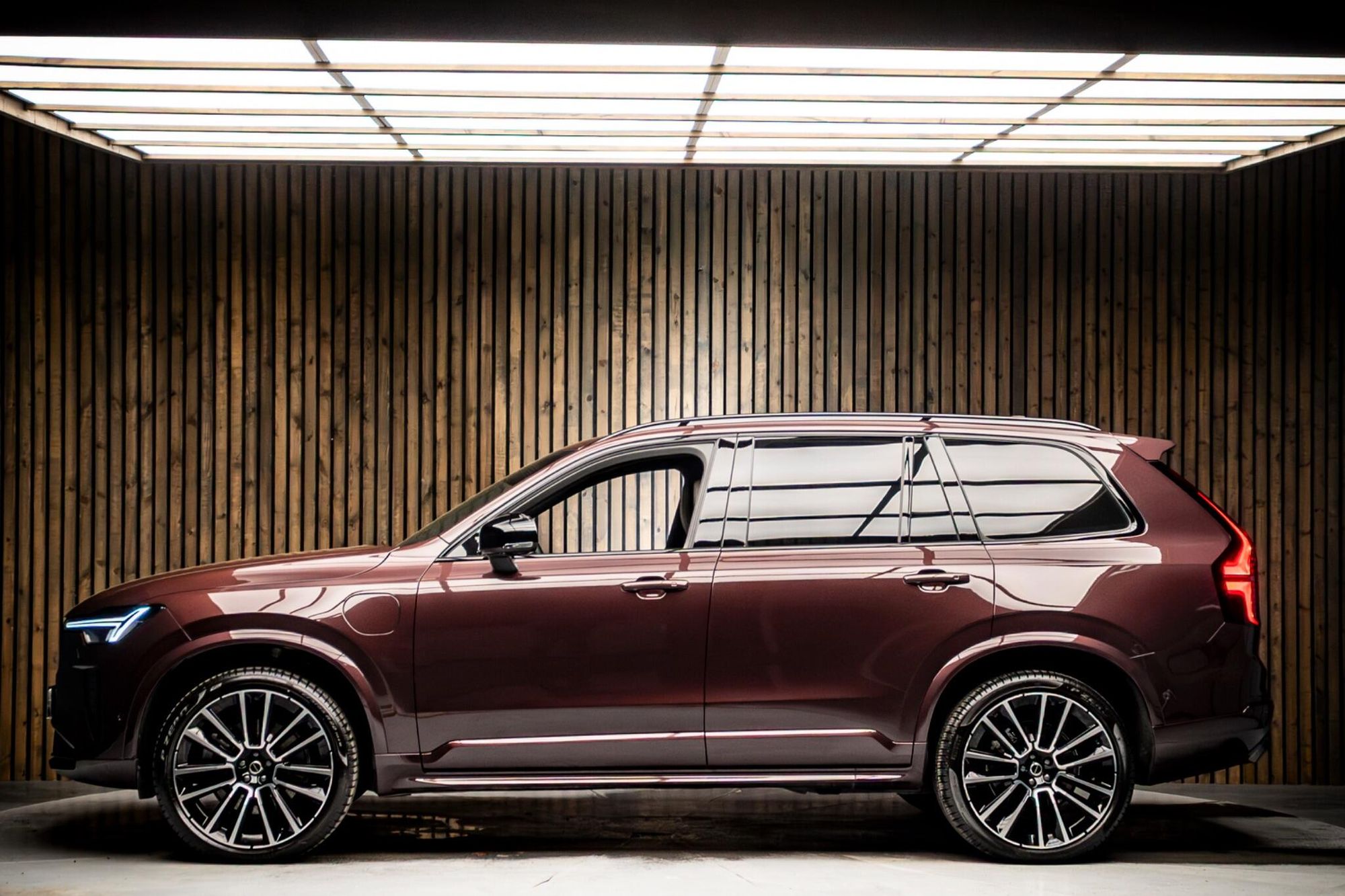 VOLVO XC90 ESTATE 2.0 T8 PHEV Ultra Dark 5dr AWD Geartronic for sale UK - Slide 7