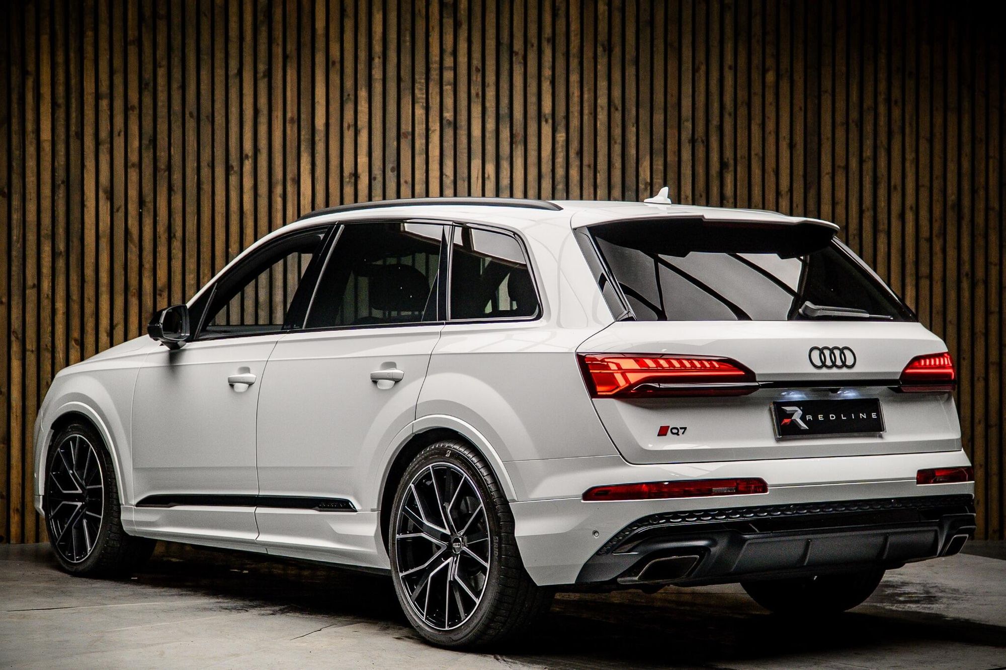 AUDI Q7 DIESEL ESTATE 50 TDI Quattro Black Edition 5dr Tiptronic for sale UK - Slide 3