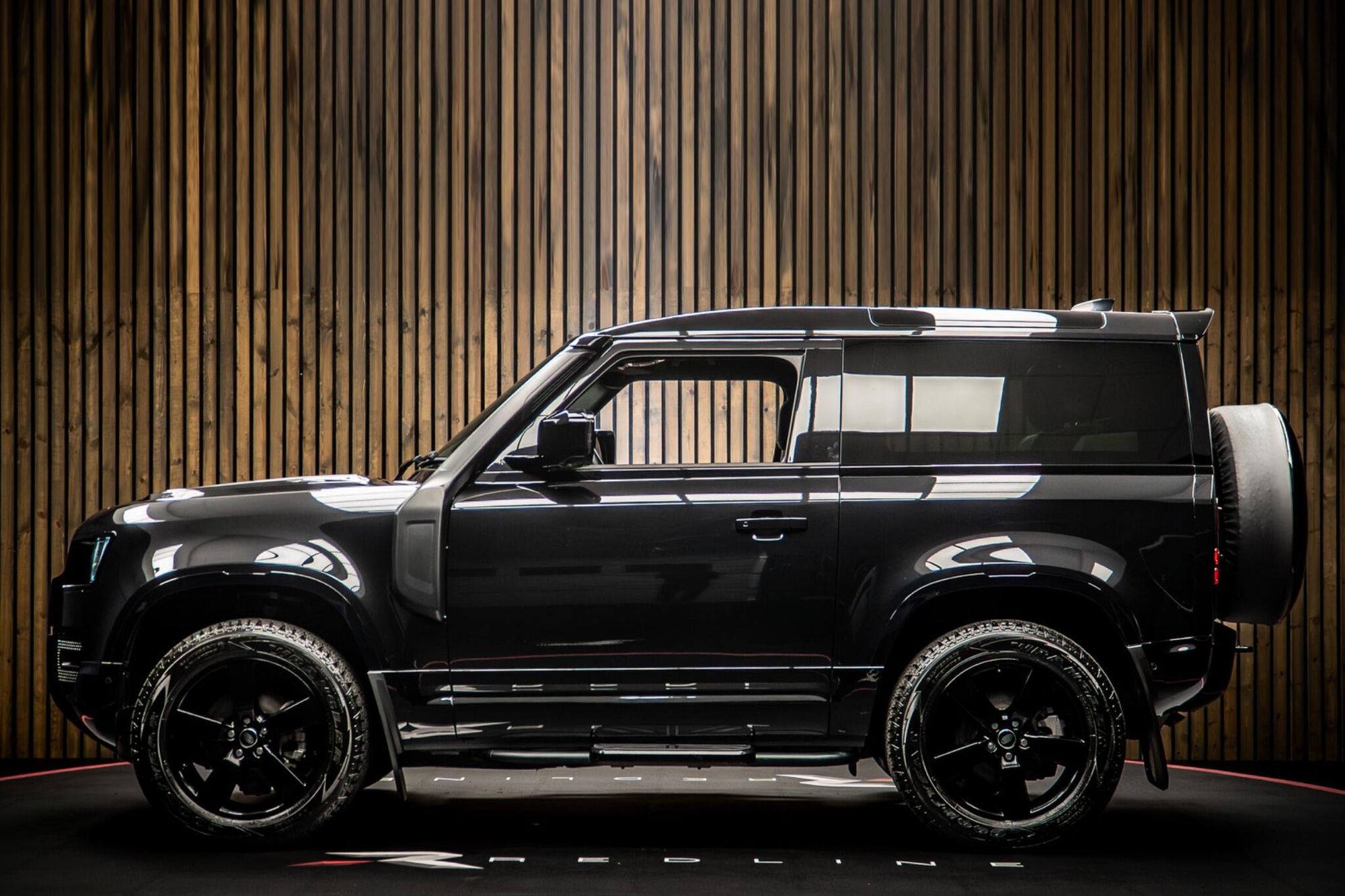 LAND ROVER DEFENDER DIESEL ESTATE 3.0 D250 X-Dynamic HSE 90 3dr Auto for sale UK - Slide 7