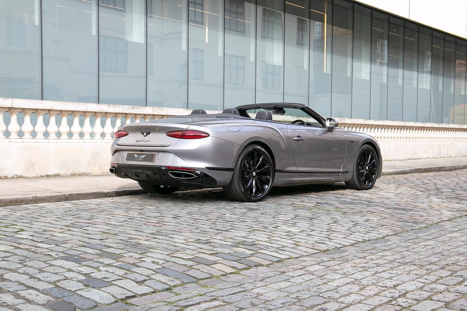 BENTLEY CONTINENTAL GTC CONVERTIBLE 4.0 V8 Hybrid Black Edition 2dr Auto for sale UK - Slide 10