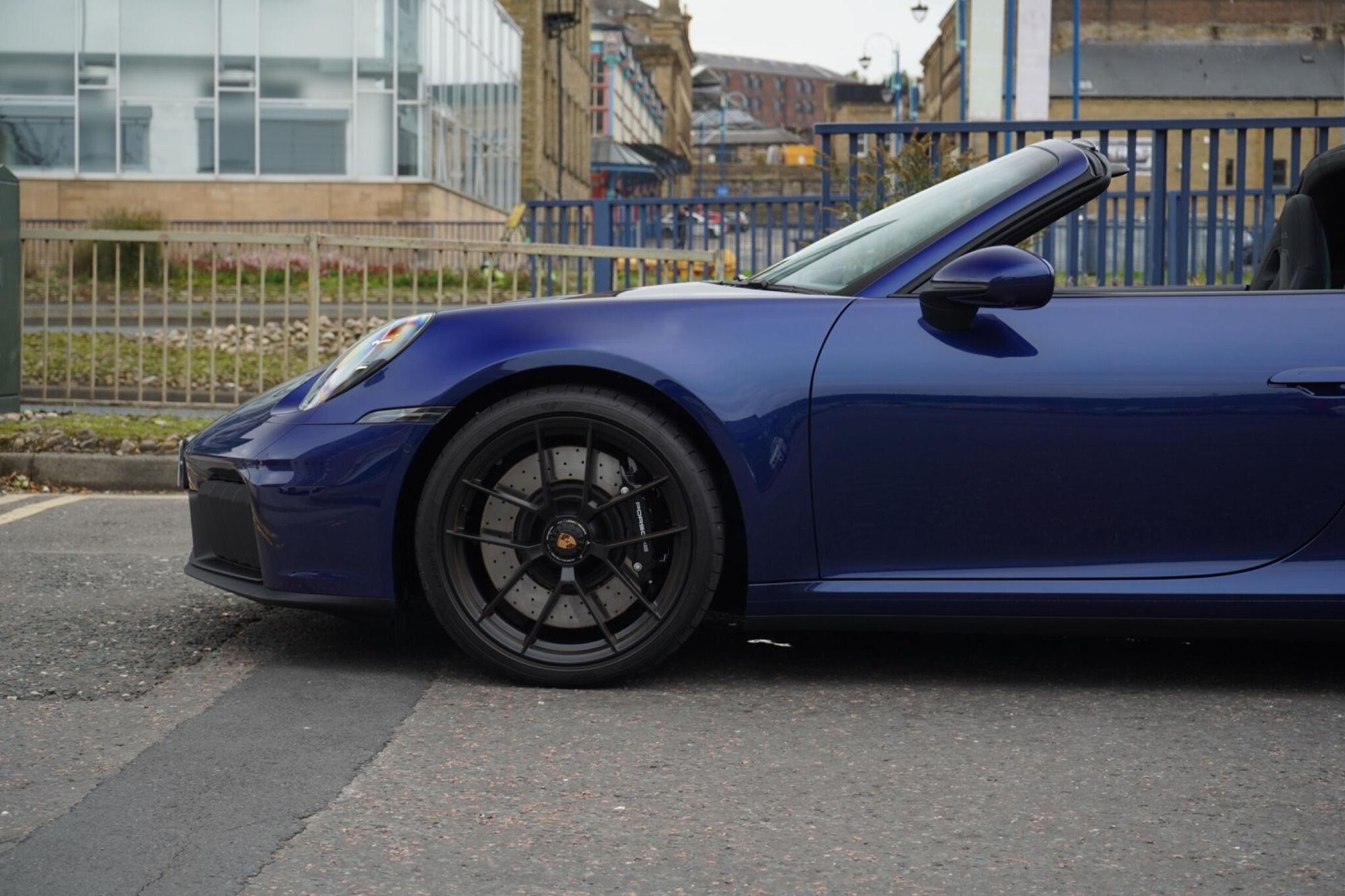 PORSCHE 911 [992] CARRERA 4 CABRIOLET GTS t-Hybrid 2dr PDK for sale UK - Slide 9