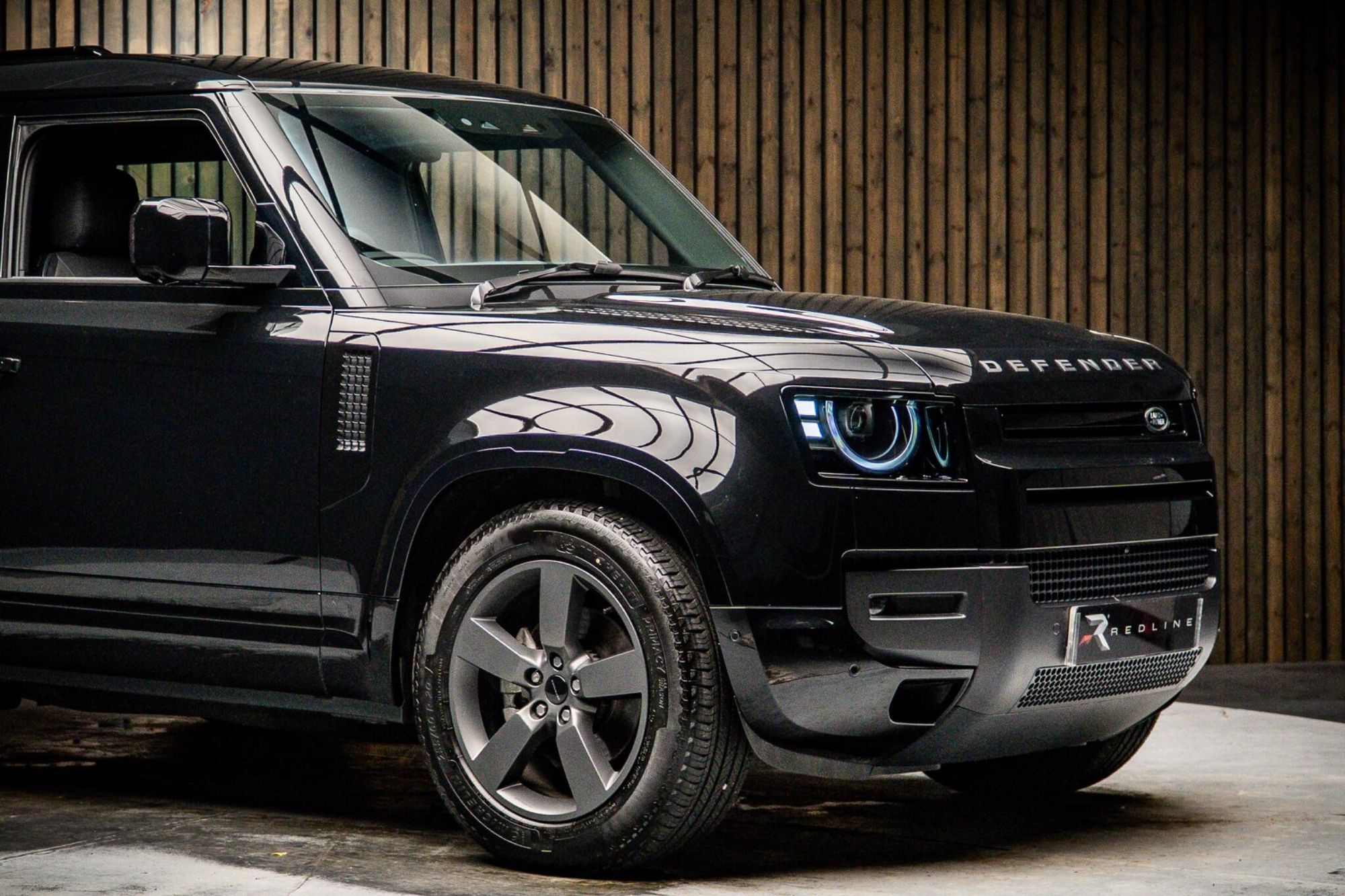 LAND ROVER DEFENDER DIESEL ESTATE 3.0 D250 X-Dynamic SE 90 3dr Auto for sale UK - Slide 10