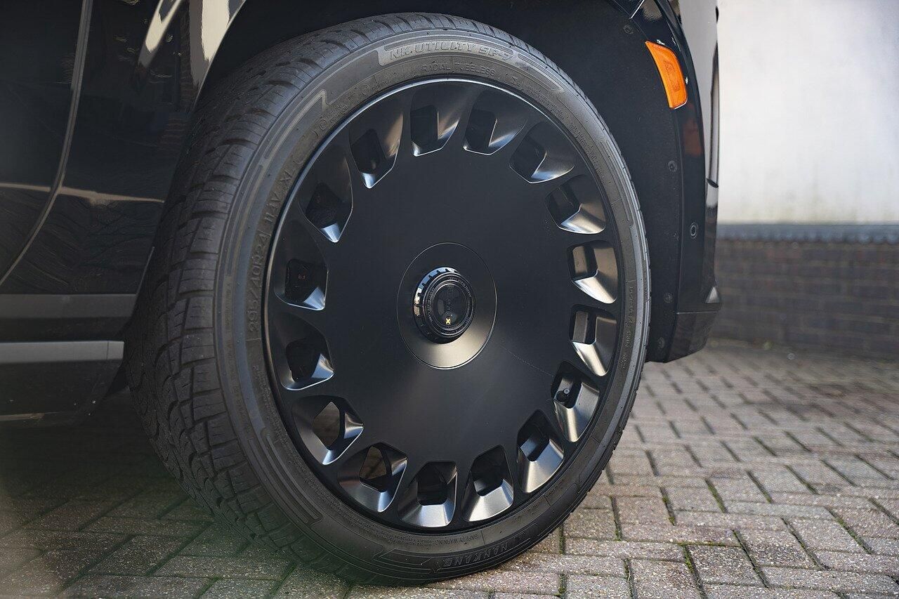 CADILLAC ESCALADE STATION WAGON 6.2 V8 Sport Platinum 5dr Auto for sale UK - Slide 6