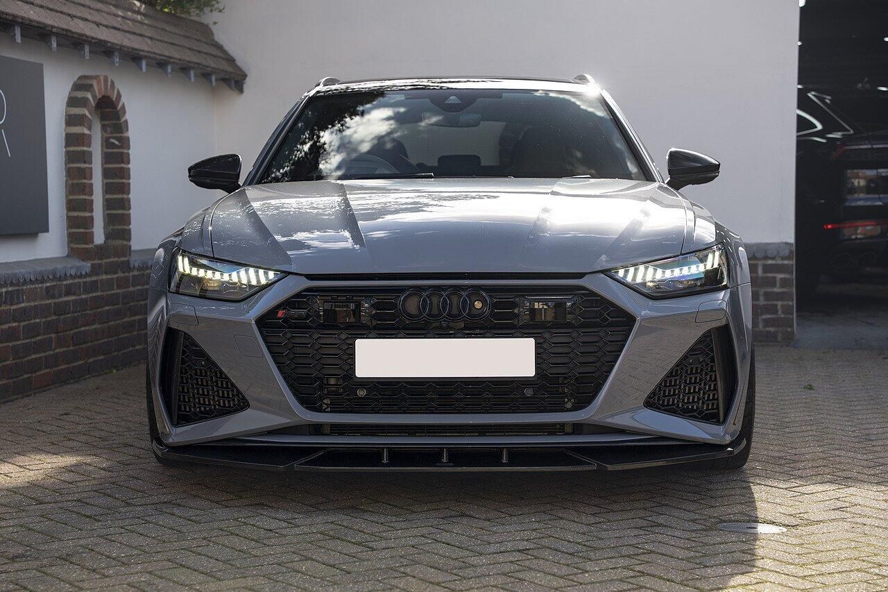 AUDI RS6 RS 6 AVANT RS 6 TFSI Quattro Performance 5dr Tiptronic for sale UK - Slide 2