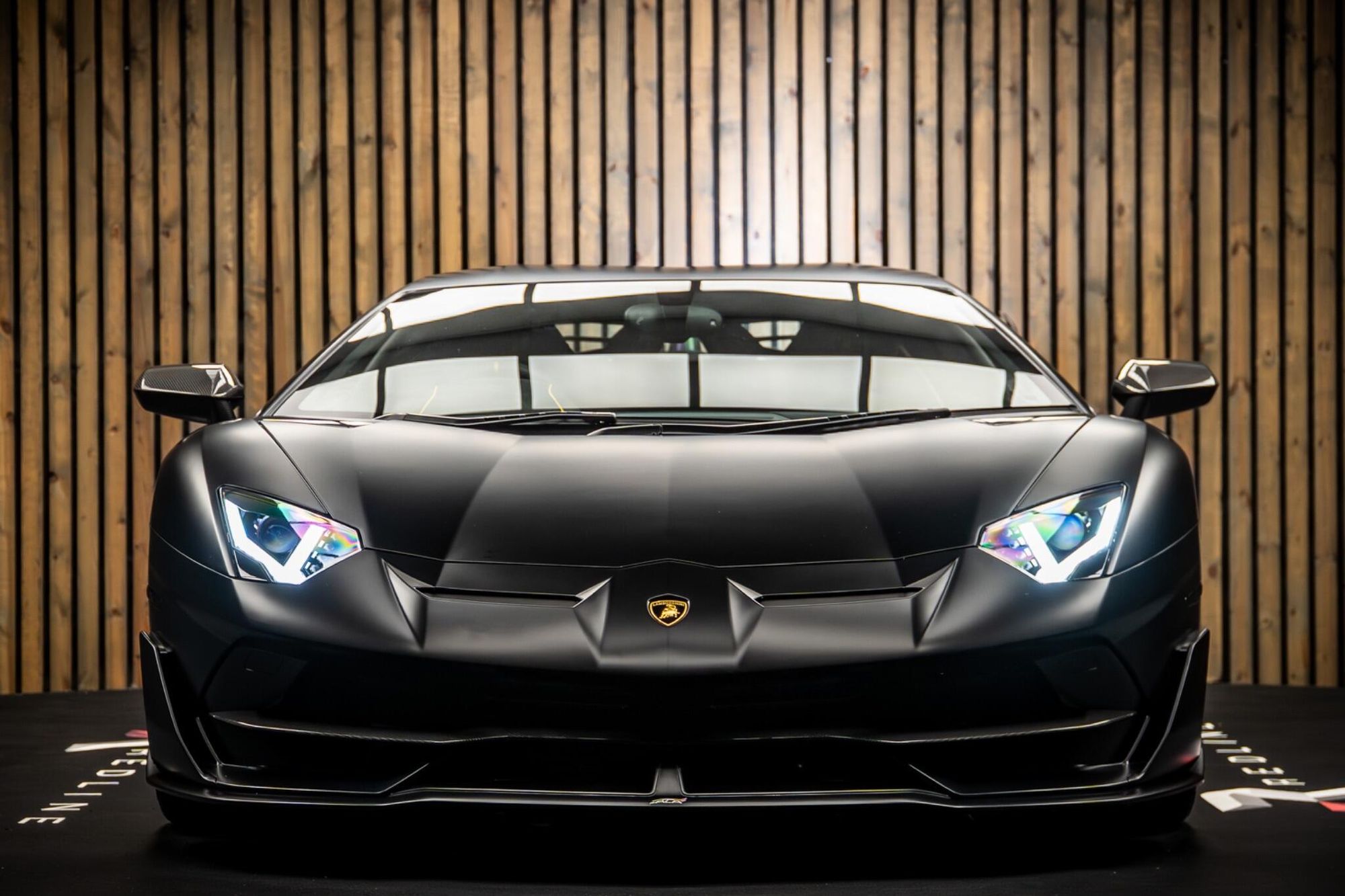 LAMBORGHINI AVENTADOR COUPE SPECIAL EDITION LP 770-4 SVJ 2dr ISR for sale UK - Slide 5