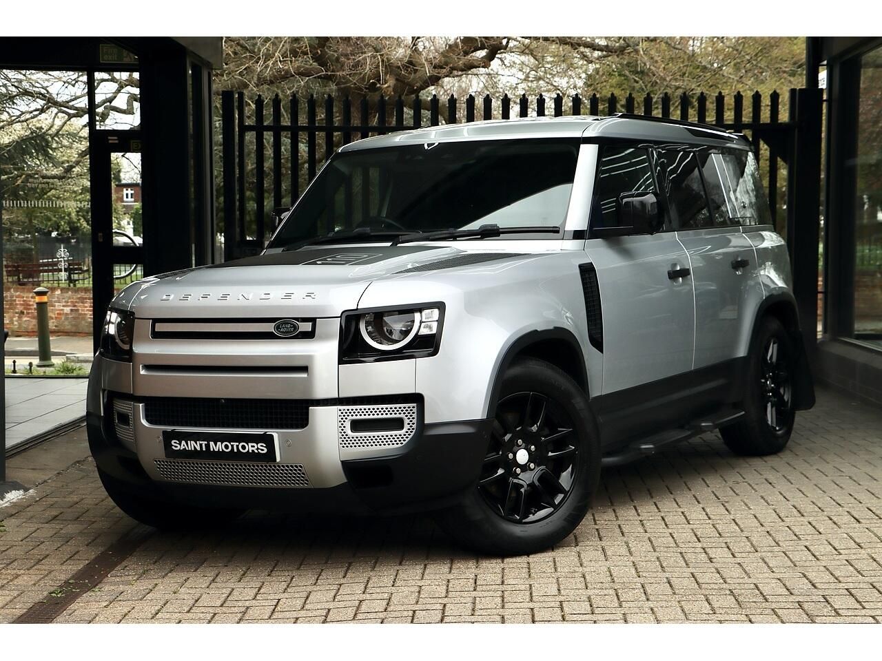 LAND ROVER DEFENDER DIESEL ESTATE 2.0 D240 S 110 5dr Auto for sale UK - Slide 3