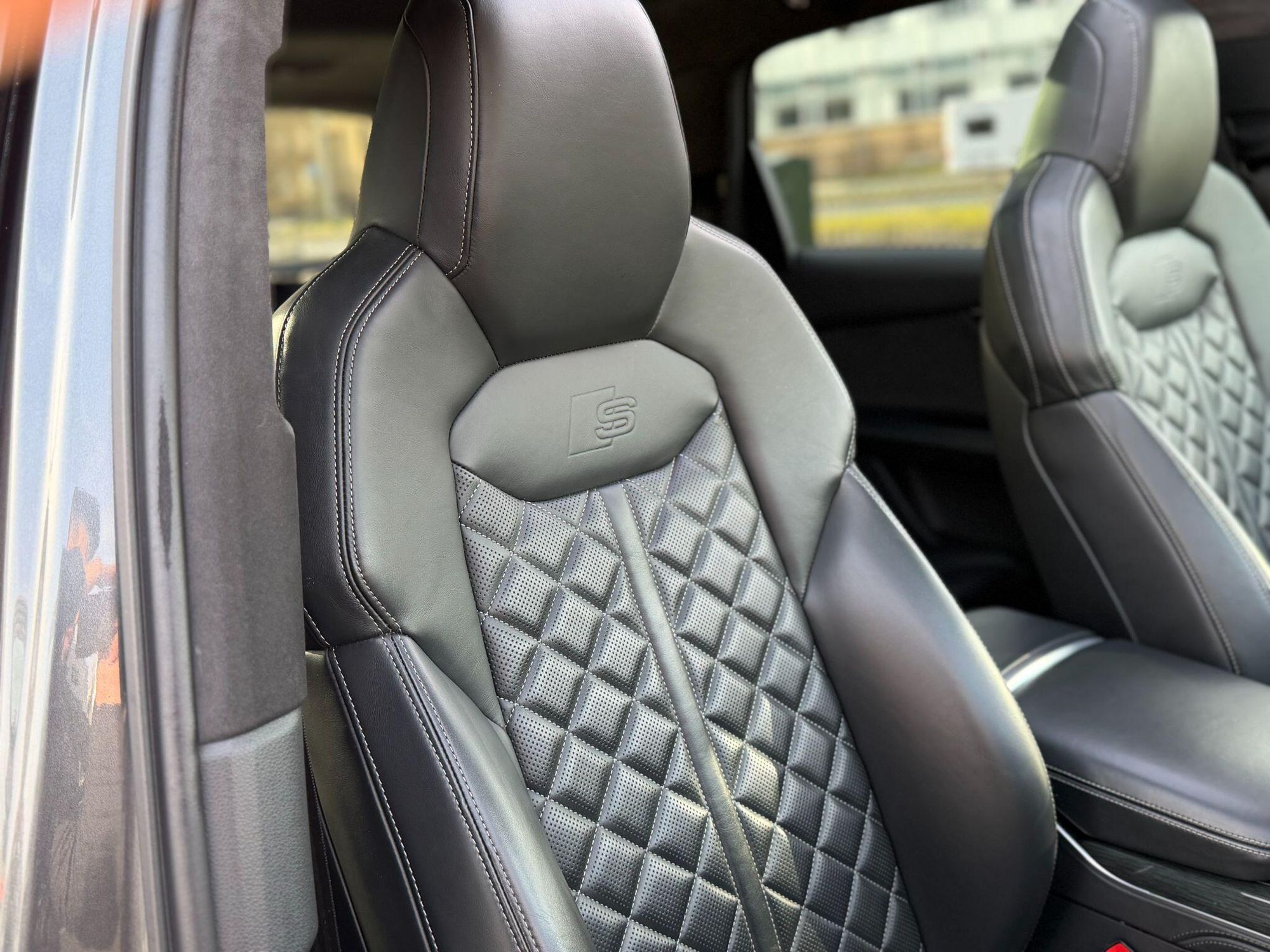 AUDI Q7 DIESEL ESTATE SQ7 TDI Quattro Vorsprung 5dr Tiptronic for sale UK - Slide 3