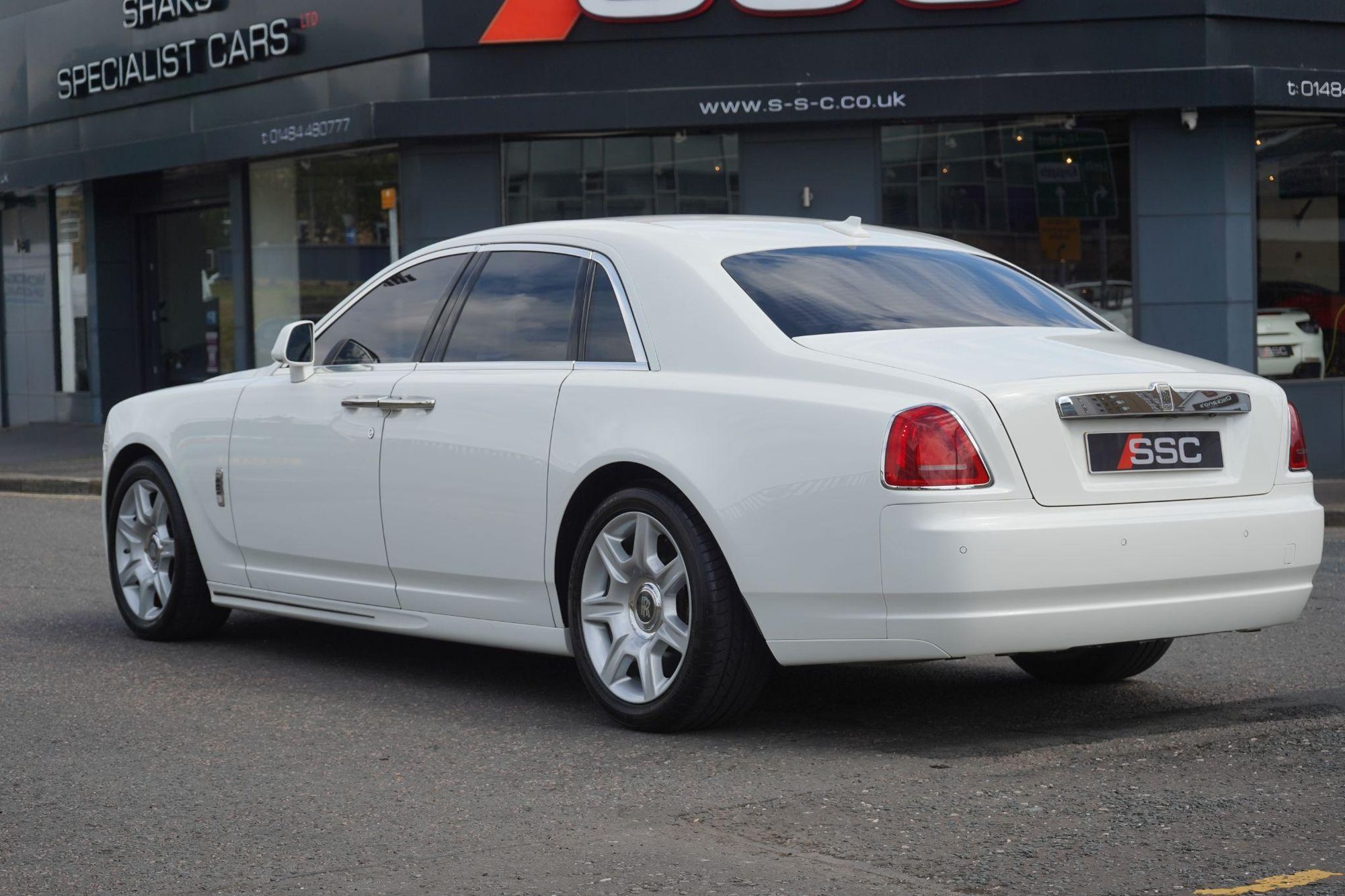 ROLLS-ROYCE GHOST SALOON II 4dr Auto for sale UK - Slide 9