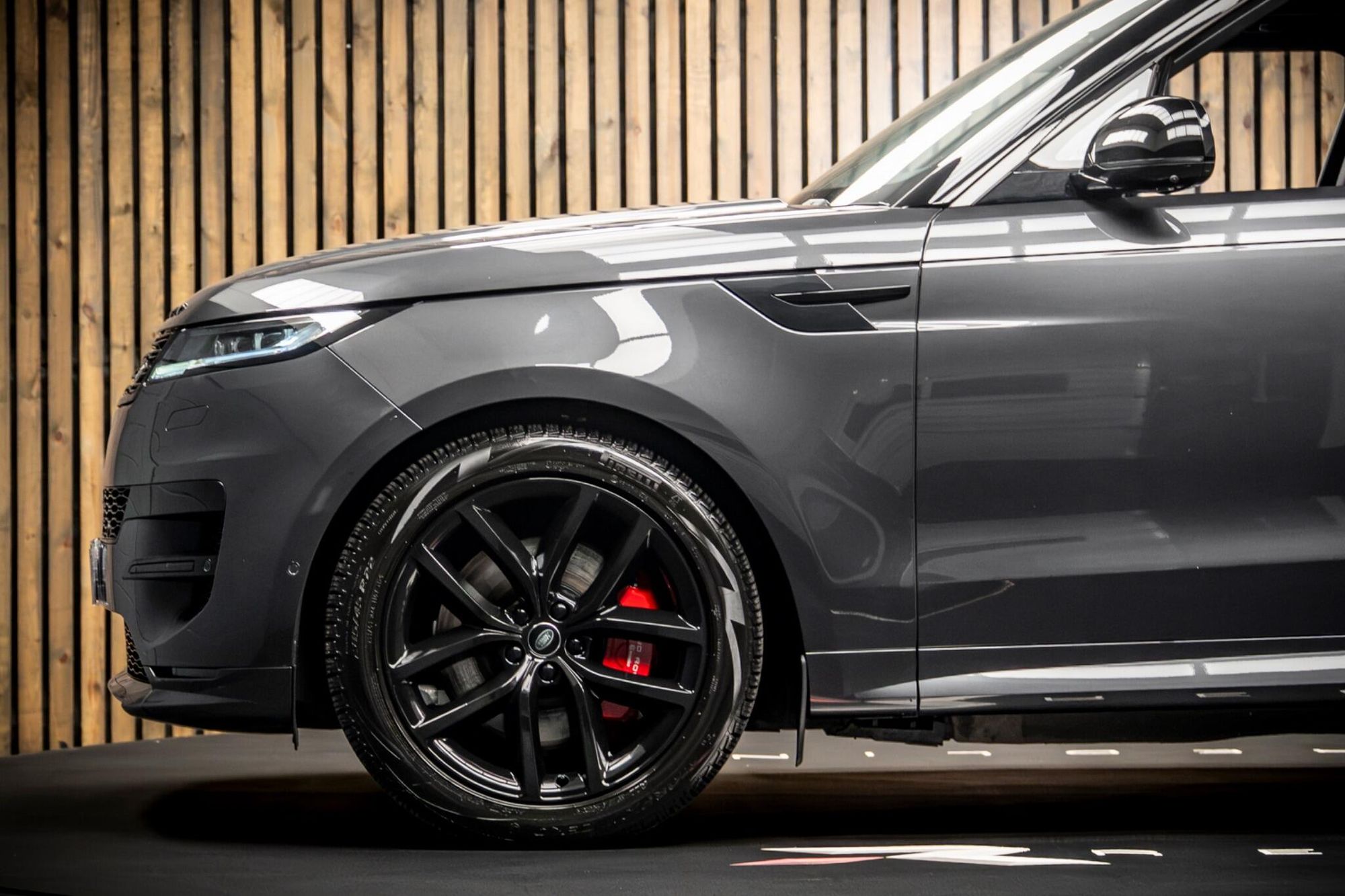 LAND ROVER RANGE ROVER SPORT ESTATE 3.0 P440e Dynamic SE 5dr Auto for sale UK - Slide 9