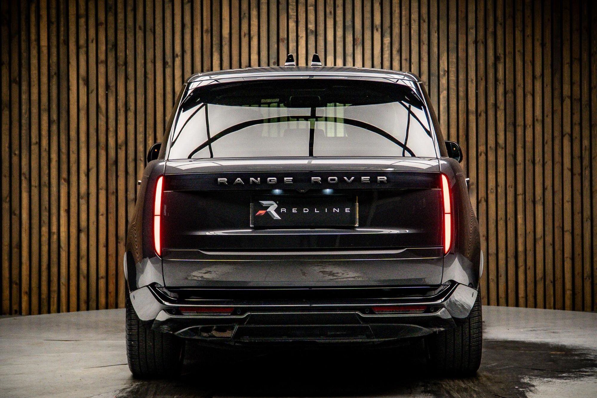 LAND ROVER RANGE ROVER DIESEL ESTATE 3.0 D350 Autobiography 4dr Auto for sale UK - Slide 6