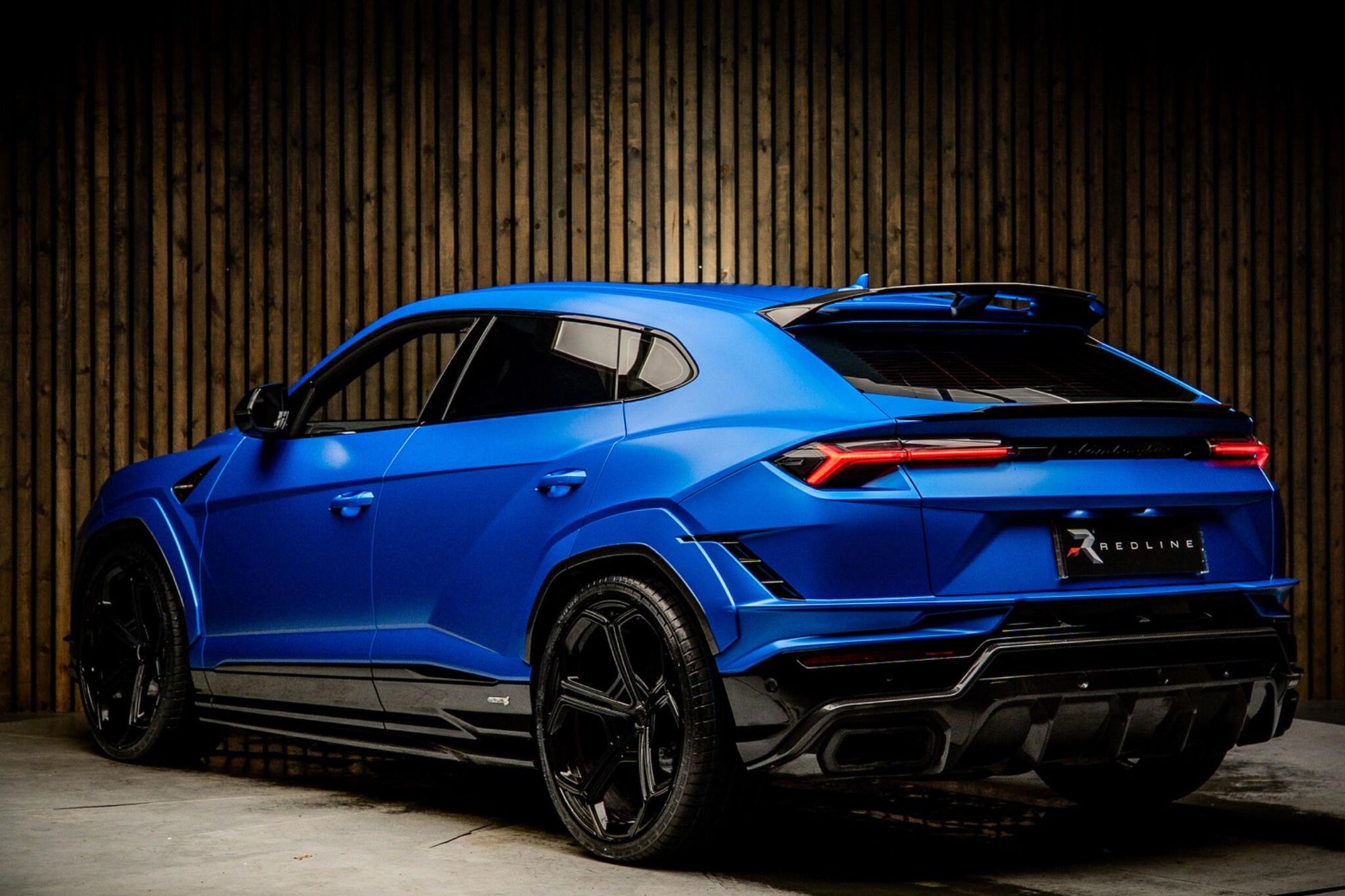 LAMBORGHINI URUS ESTATE 4.0T FSI V8 S 5dr Auto for sale UK - Slide 3