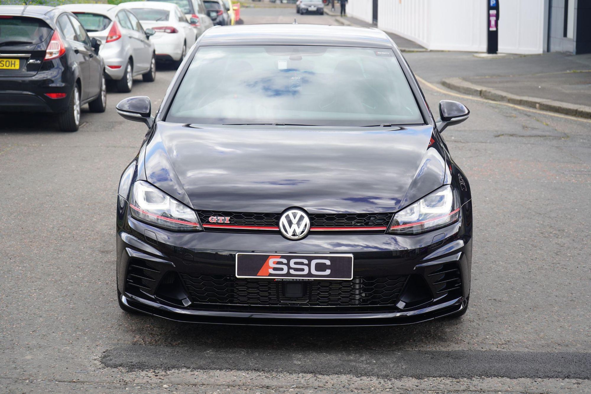 VOLKSWAGEN GOLF HATCHBACK SPECIAL EDITION 2.0 TSI GTI Clubsport S 3dr for sale UK - Slide 5