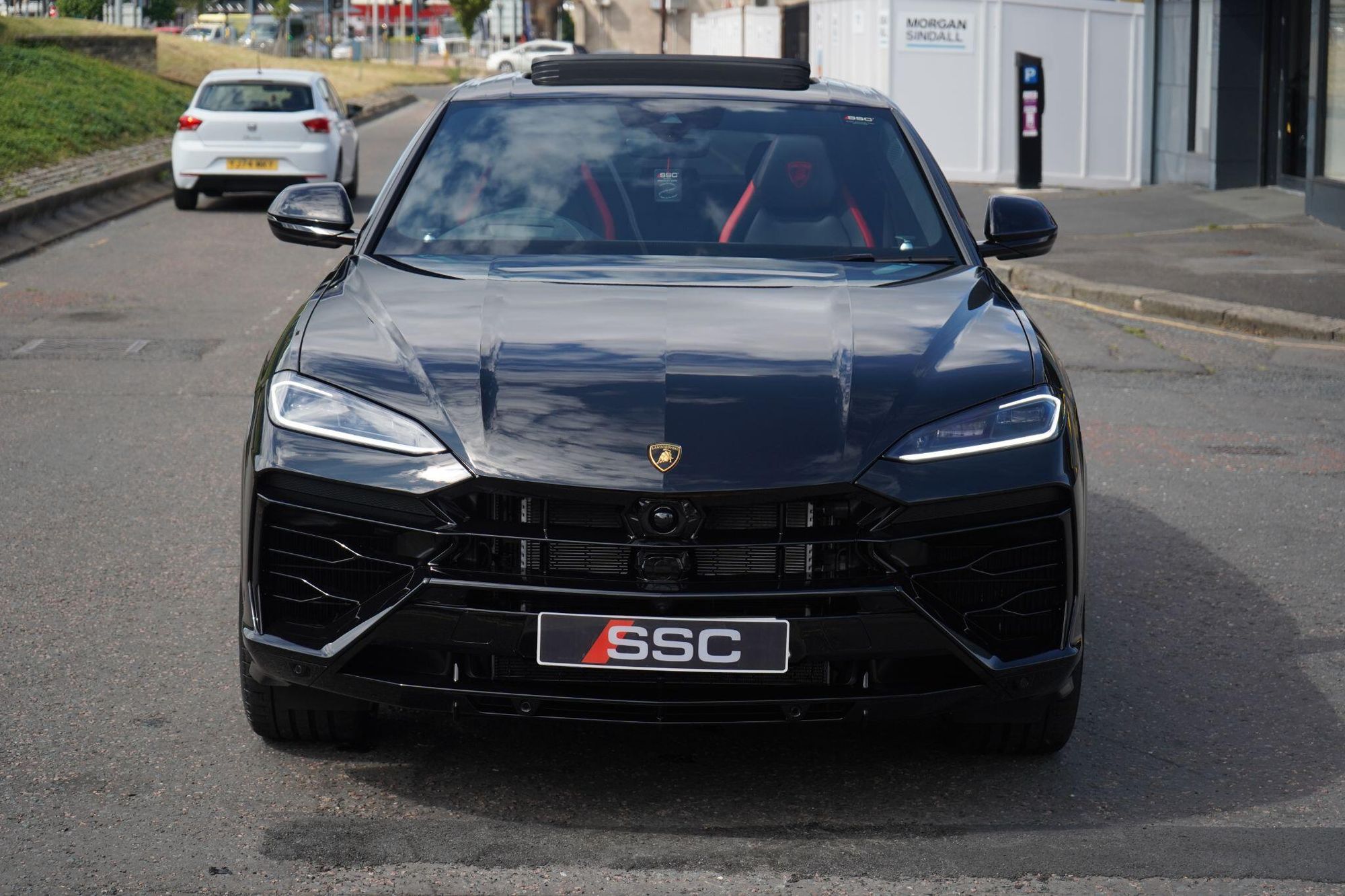 LAMBORGHINI URUS ESTATE 4.0T 25.9kWh Plug-in Hybrid FSI V8 5dr Auto for sale UK - Slide 6