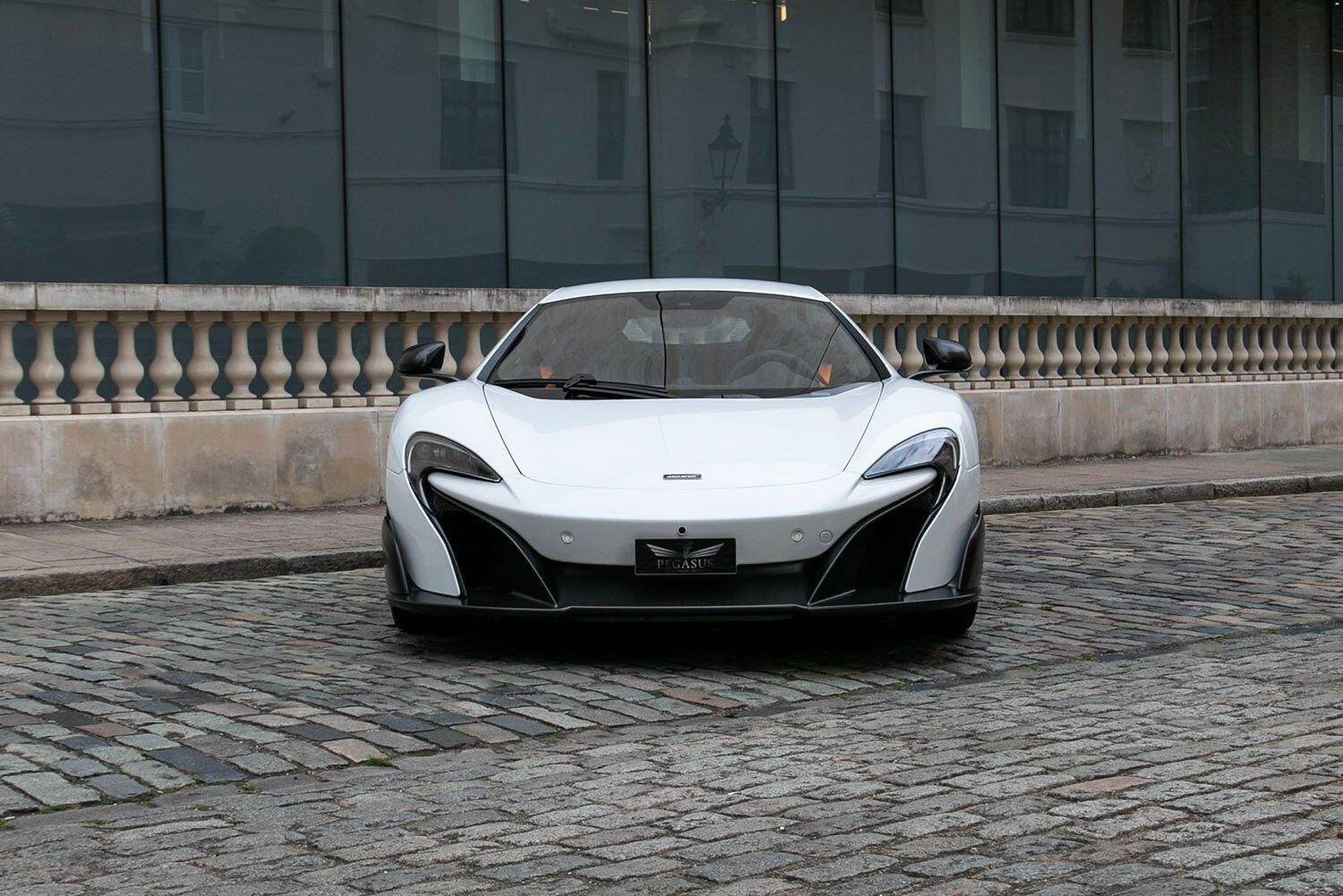 MCLAREN 675LT COUPE SPECIAL EDITION V8 2dr SSG Auto for sale UK - Slide 6