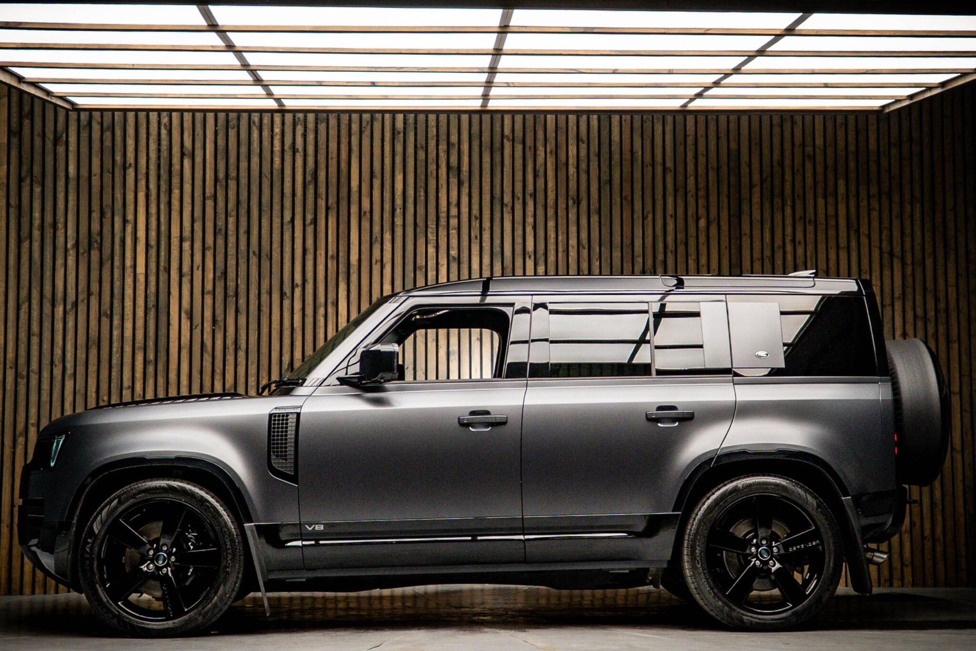 LAND ROVER DEFENDER ESTATE SPECIAL EDITIONS 5.0 P525 V8 Carpathian Edition 110 5dr Auto for sale UK - Slide 7