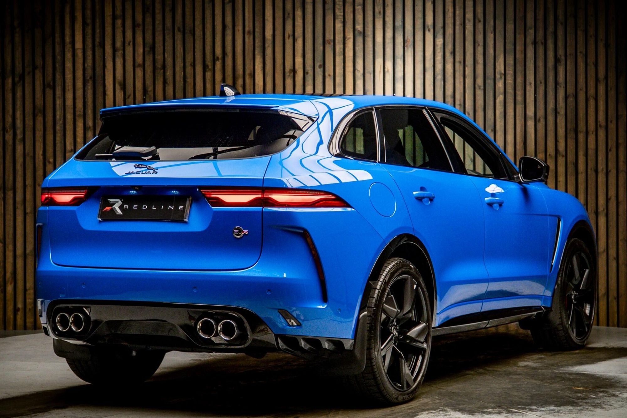 JAGUAR F-PACE ESTATE 5.0 V8 550 SVR 5dr Auto AWD for sale UK - Slide 4