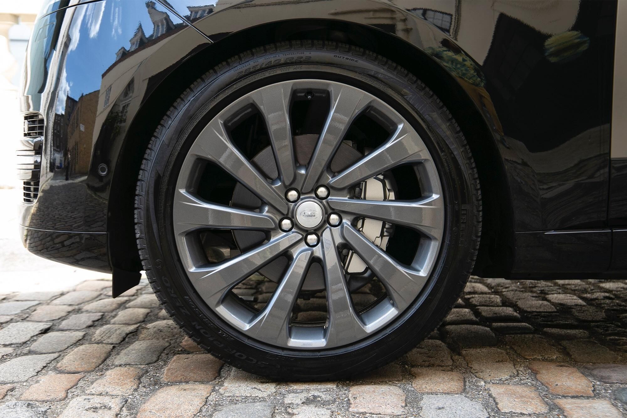 LAND ROVER RANGE ROVER ESTATE 3.0 P400 SE LWB 4dr Auto [7 Seat] for sale UK - Slide 7