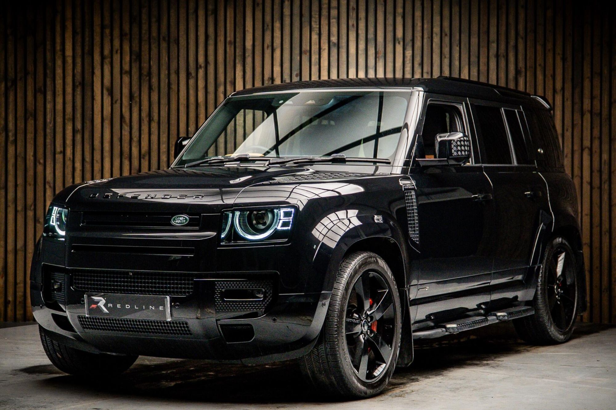 LAND ROVER DEFENDER ESTATE 3.0 P400 X 110 5dr Auto for sale UK - Slide 8