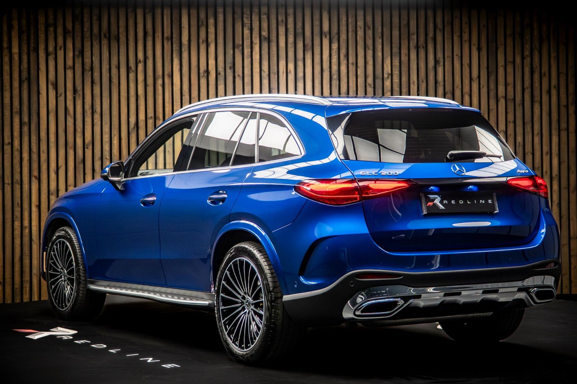 MERCEDES-BENZ GLC ESTATE GLC 300 4Matic AMG Line Premium Plus 5dr 9G-Tronic for sale UK - Slide 3