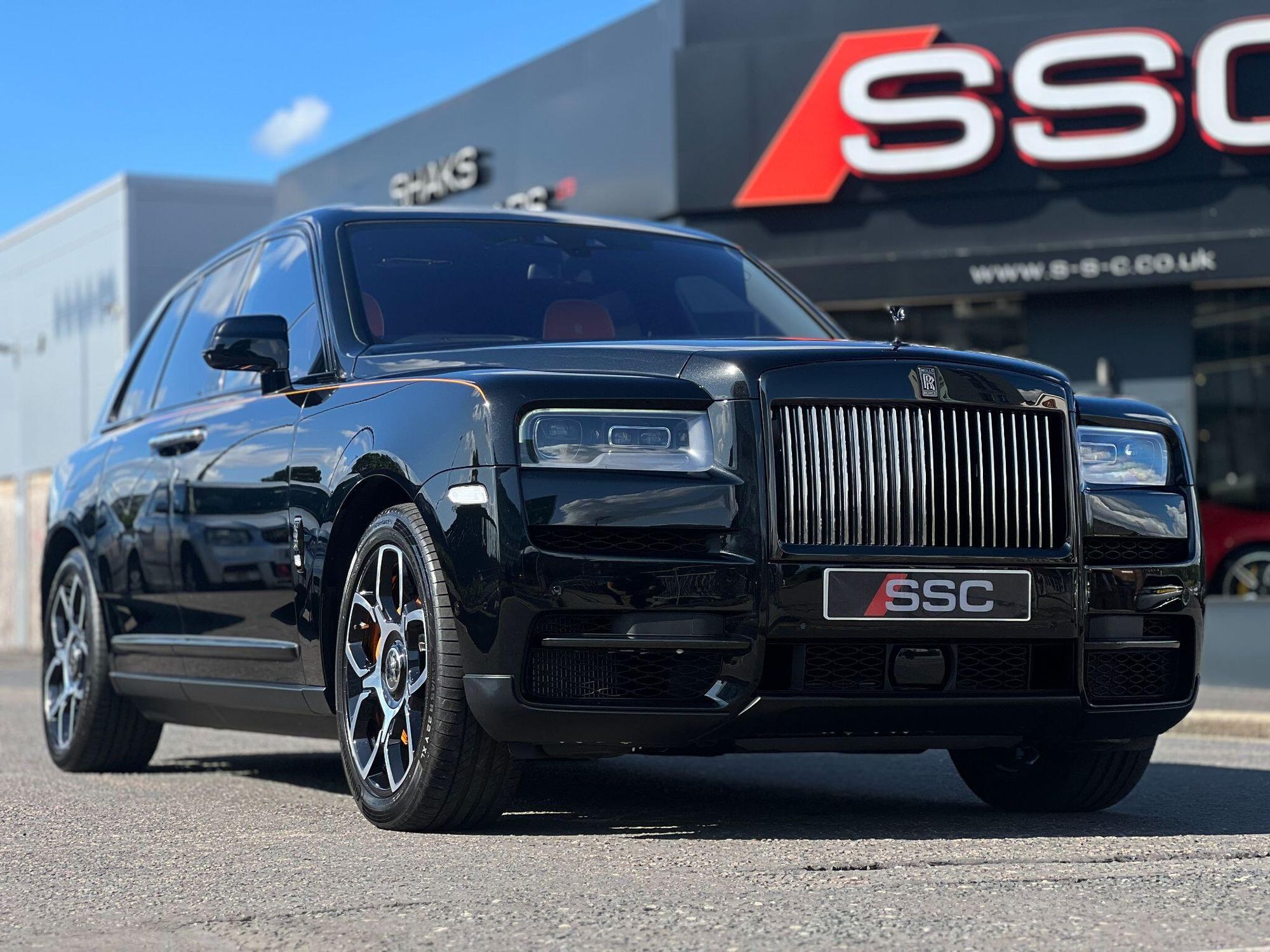 ROLLS-ROYCE CULLINAN ESTATE Black Badge 5dr Auto for sale UK - Slide 6