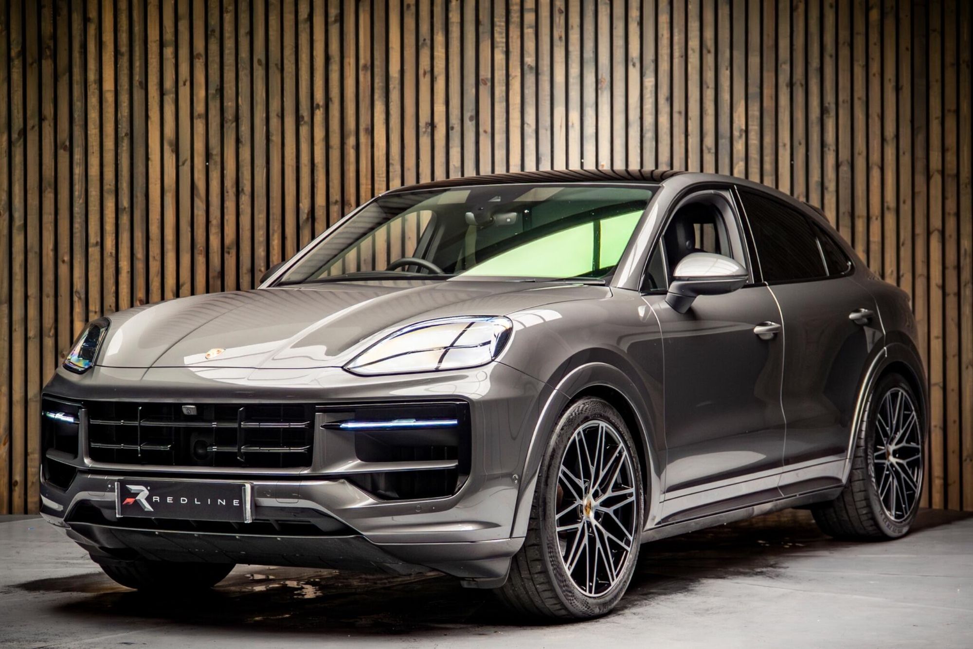 Porsche Cayenne Coupe 3.0 V6 Black Edition 353 Tiptronic S 5 Door Auto for sale UK - Slide 8