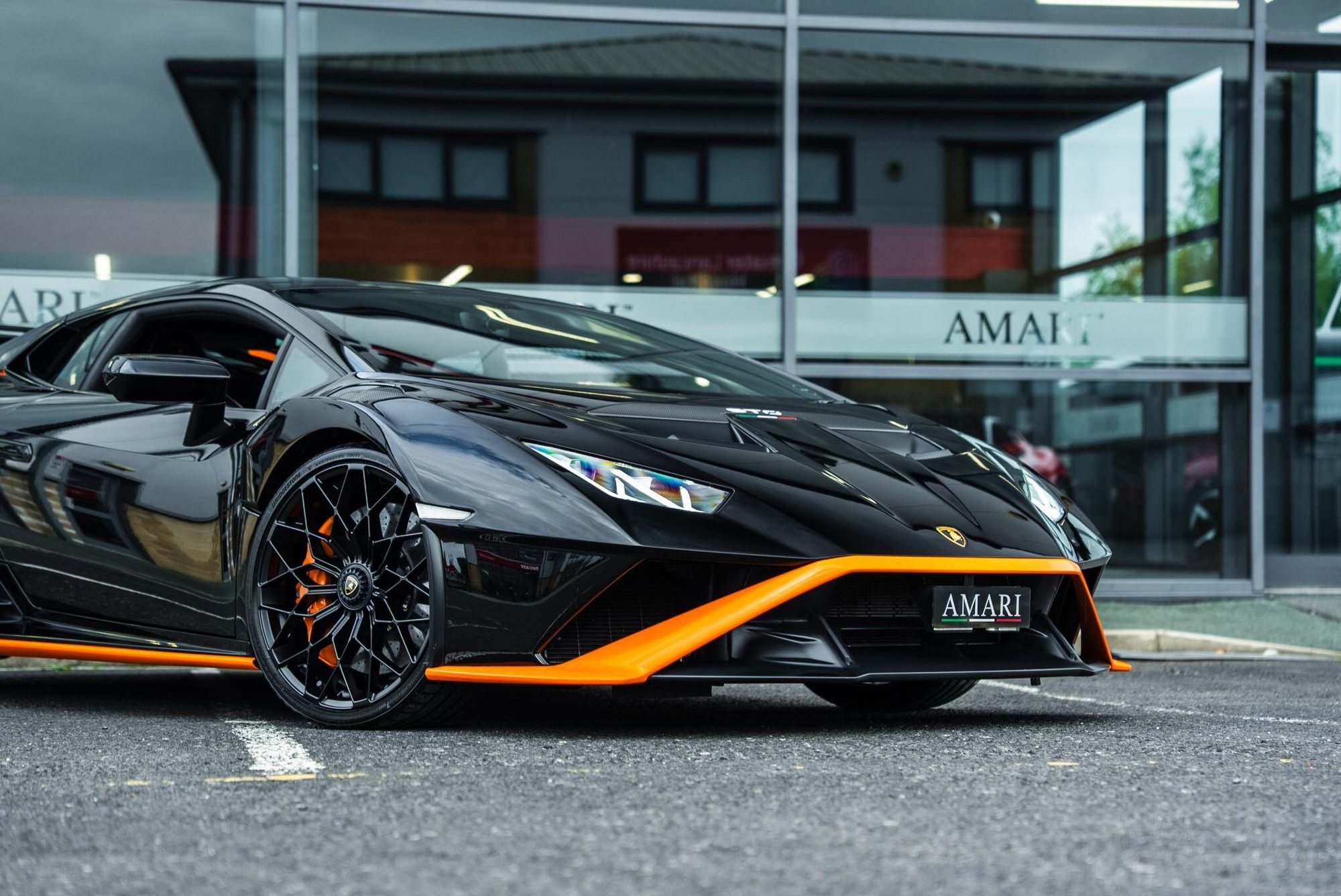 LAMBORGHINI HURACAN EVO COUPE 5.2 V10 640 STO 2dr Auto for sale UK - Slide 10