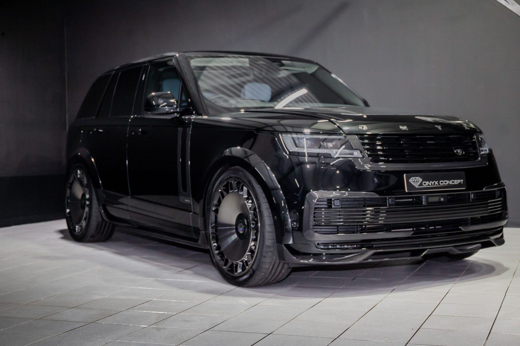 LAND ROVER RANGE ROVER ESTATE 4.4 P530 V8 Autobiography 4dr Auto for sale UK - Slide 9