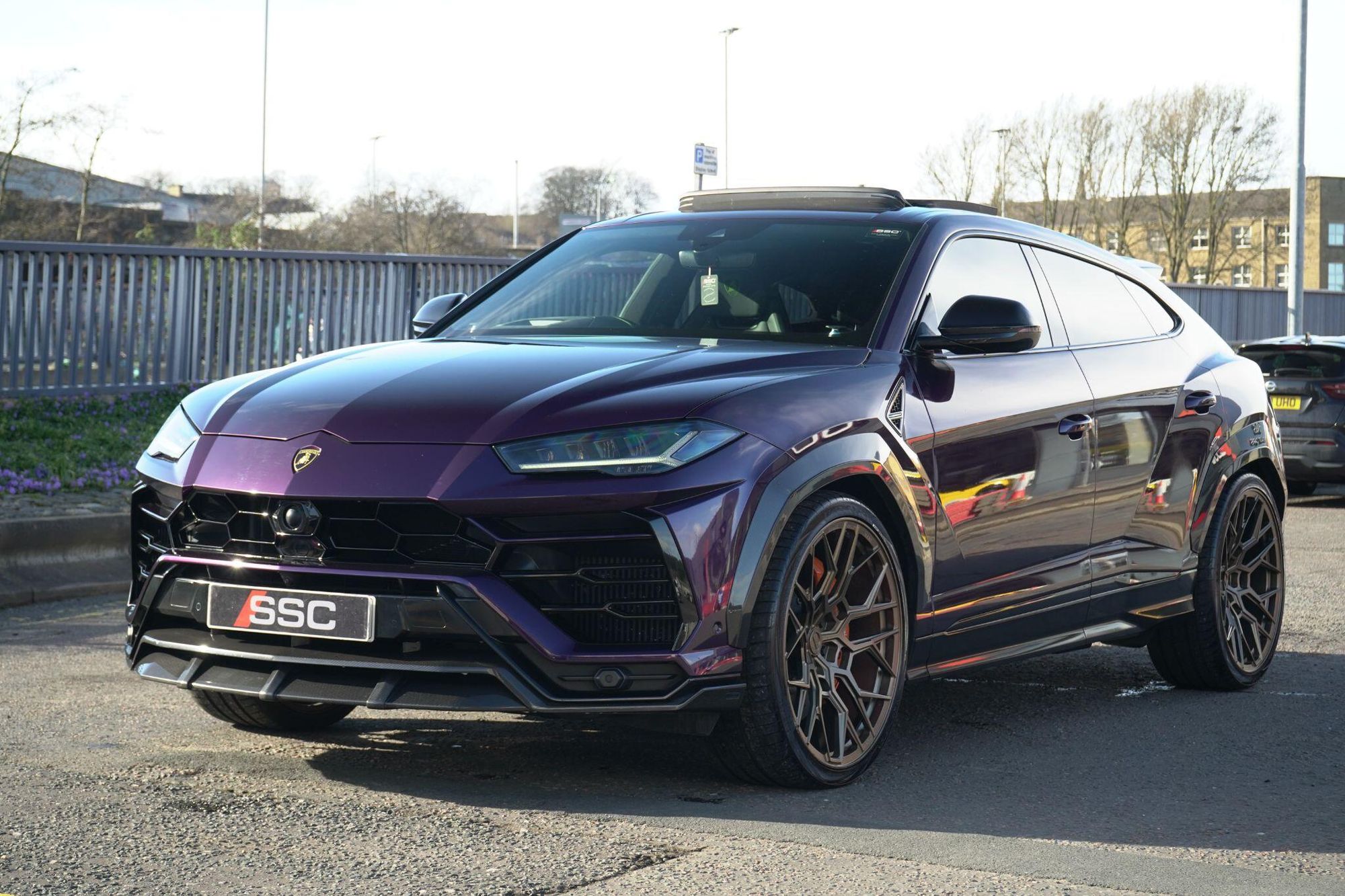 LAMBORGHINI URUS ESTATE 4.0T FSI V8 5dr Auto for sale UK - Slide 7