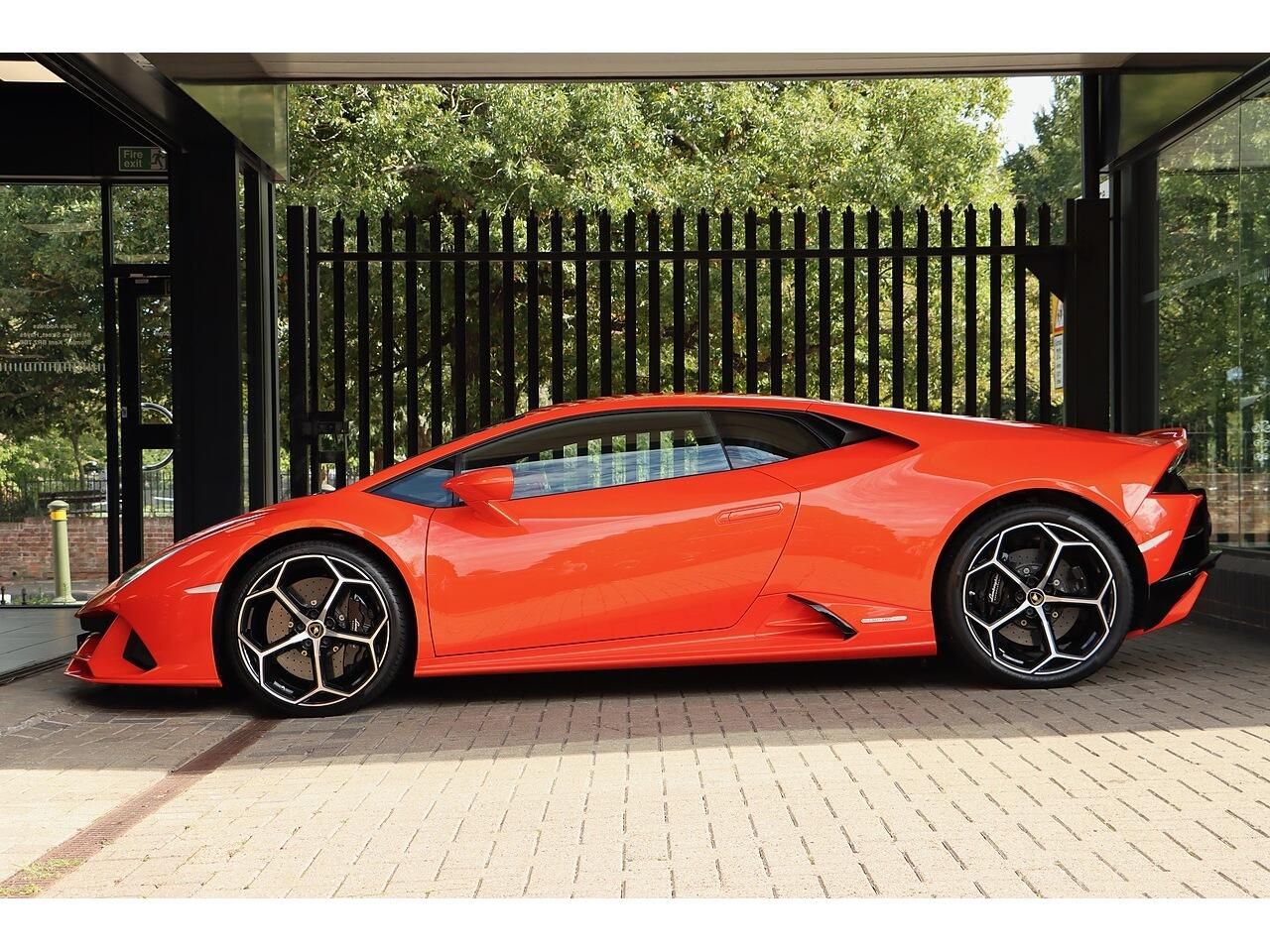 LAMBORGHINI HURACAN COUPE LP 640-4 Performante 2dr LDF for sale UK - Slide 4