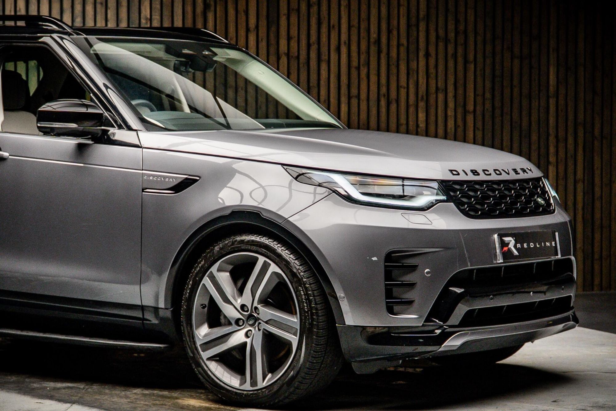 LAND ROVER DISCOVERY DIESEL SW 3.0 D350 Dynamic HSE 5dr Auto for sale UK - Slide 10