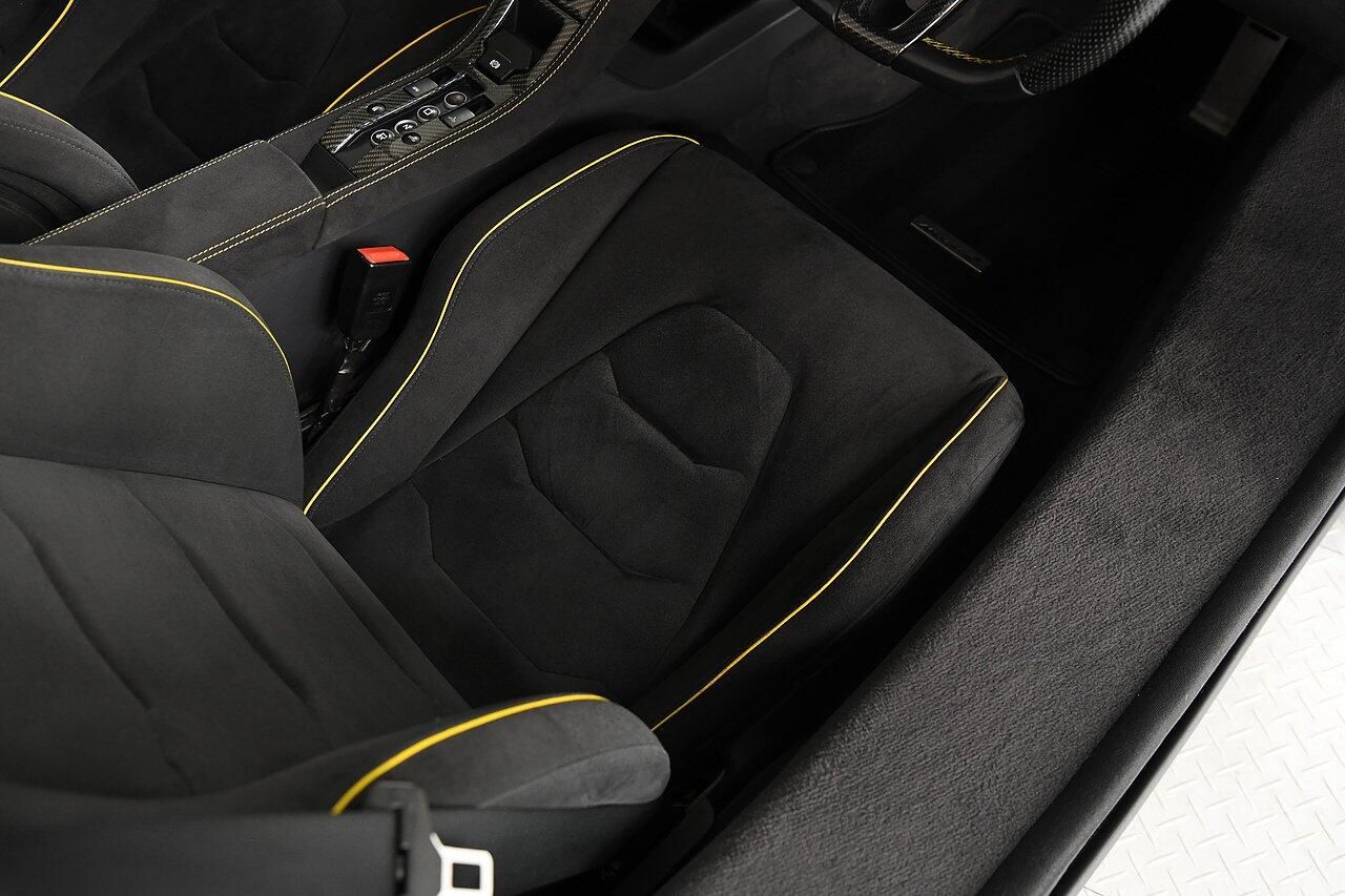 MCLAREN 650 S SPIDER V8 2dr SSG Auto for sale UK - Slide 9