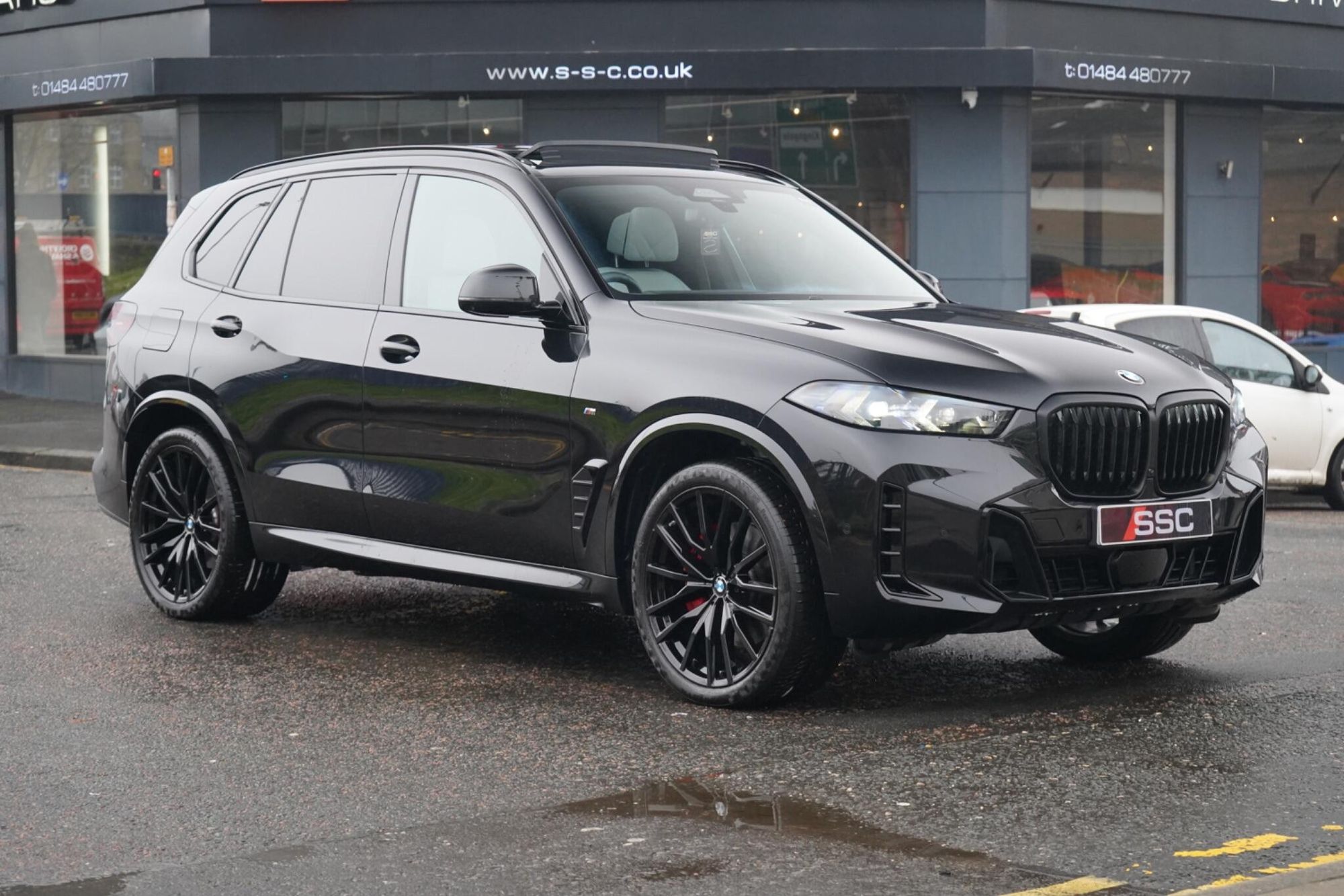 BMW X5 DIESEL ESTATE xDrive40d MHT M Sport 5dr Auto for sale UK - Slide 4