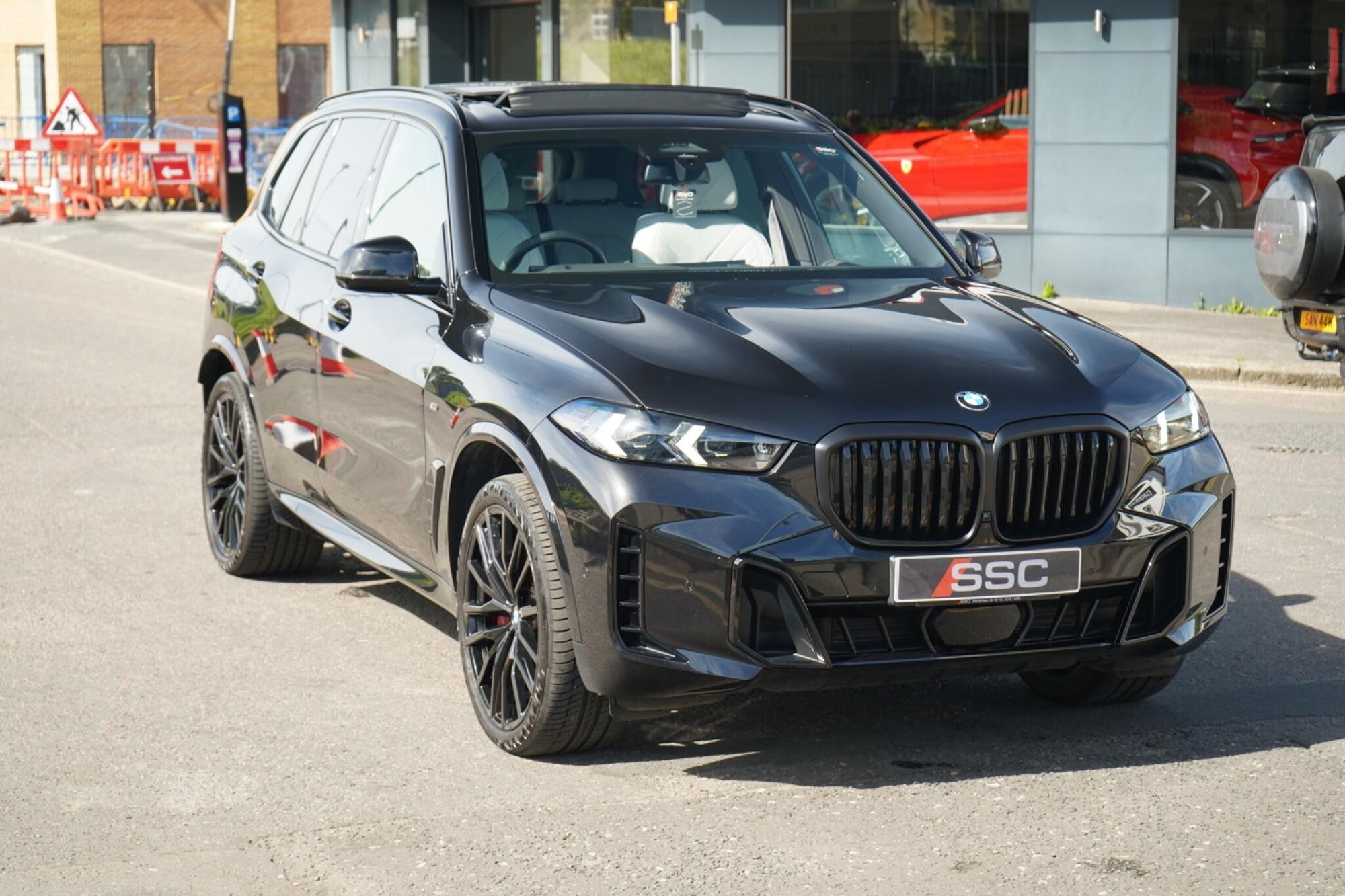 BMW X5 DIESEL ESTATE xDrive40d MHT M Sport 5dr Auto for sale UK - Slide 5