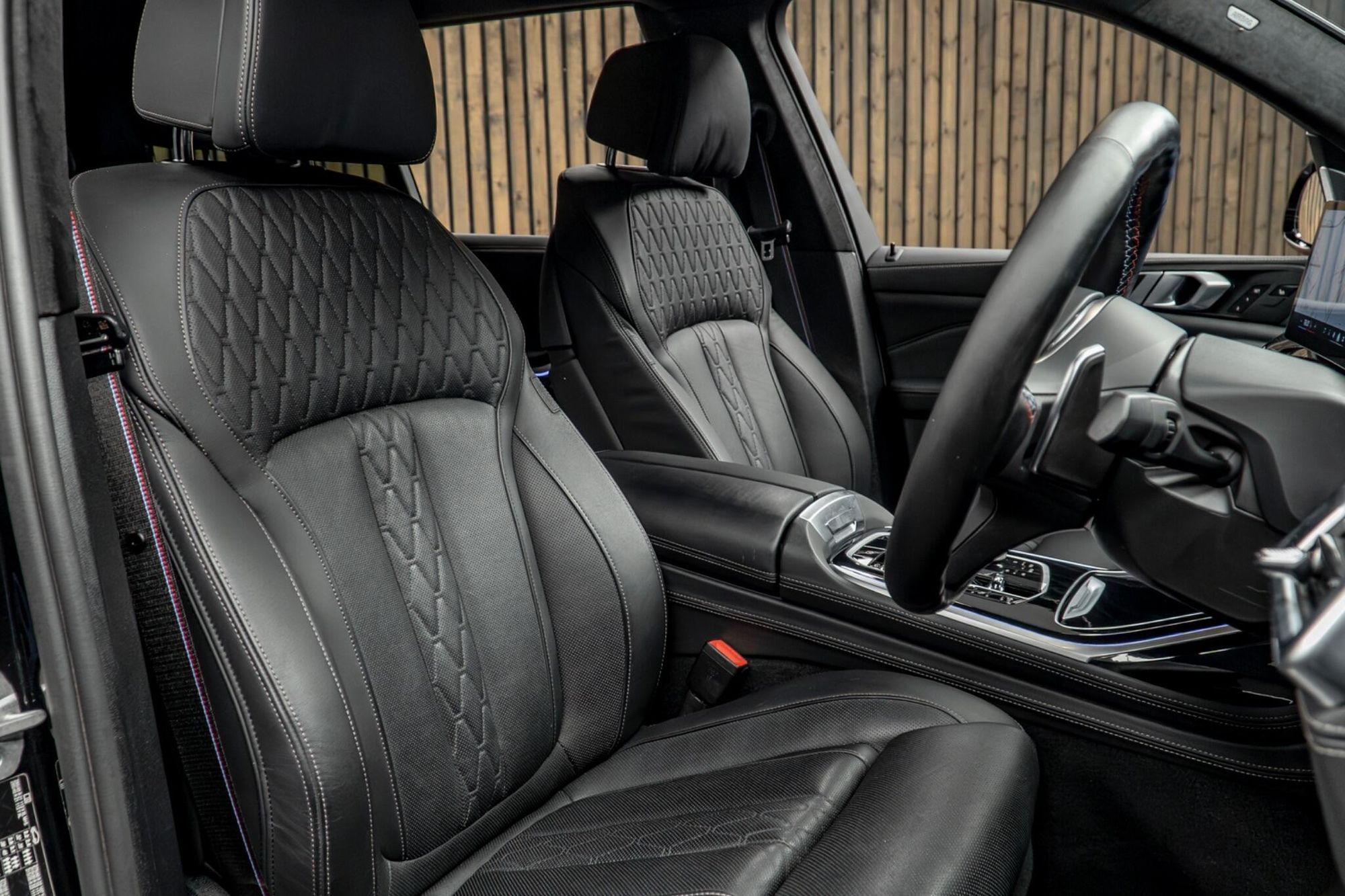 BMW X7 ESTATE xDrive M60i 5dr Step Auto [6 Seat] for sale UK - Slide 2