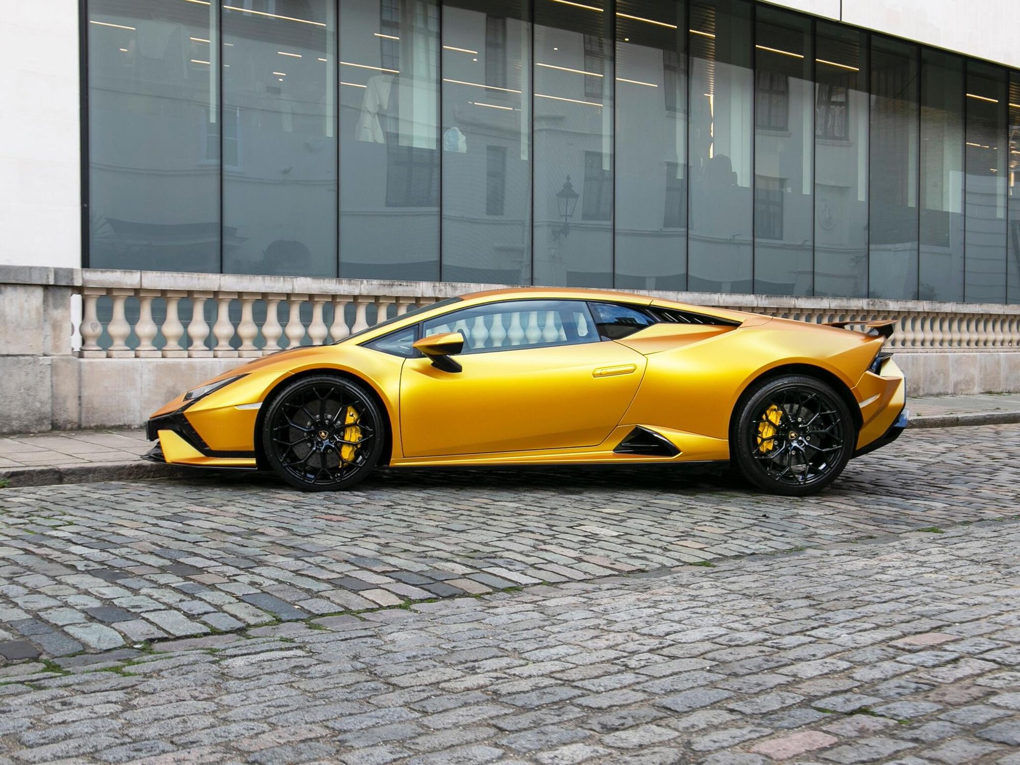 LAMBORGHINI HURACAN COUPE LP 640-4 Performante 2dr LDF for sale UK - Slide 5