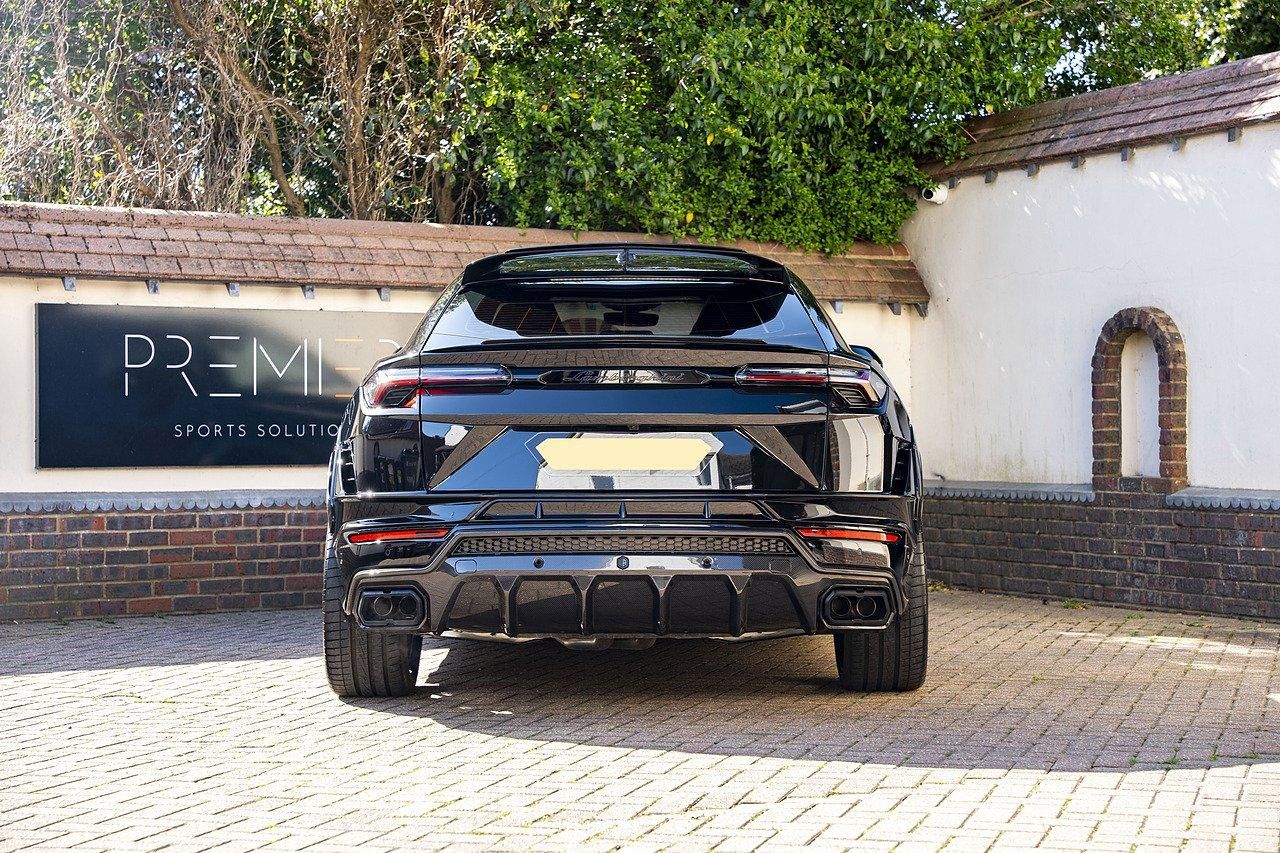 LAMBORGHINI URUS ESTATE 4.0T FSI V8 S 5dr Auto for sale UK - Slide 4