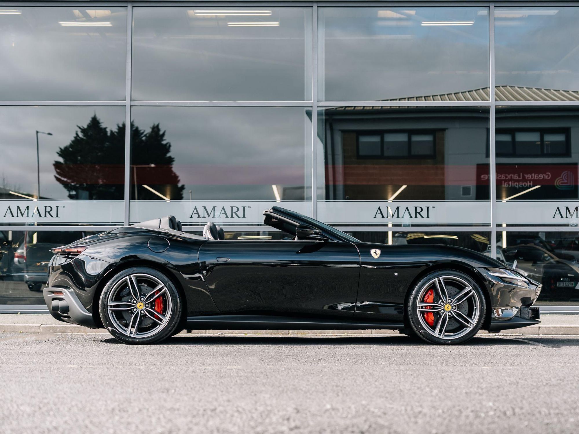 FERRARI ROMA SPIDER 2dr Auto for sale UK - Slide 3