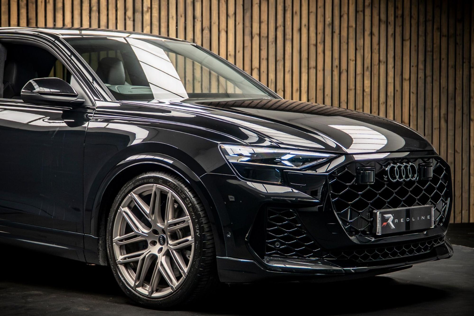 AUDI Q8 ESTATE SPECIAL EDITIONS SQ8 TFSI Quattro Launch Edition 5dr Tiptronic for sale UK - Slide 10