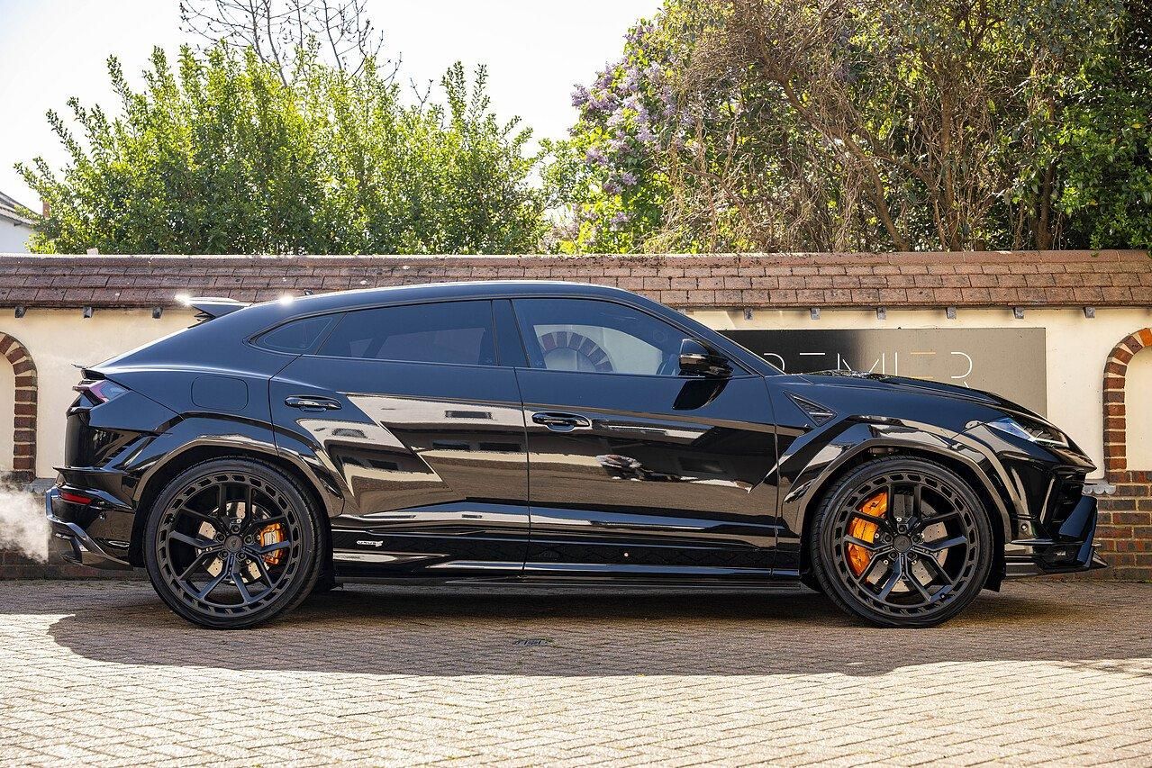 LAMBORGHINI URUS ESTATE 4.0T FSI V8 S 5dr Auto for sale UK - Slide 3