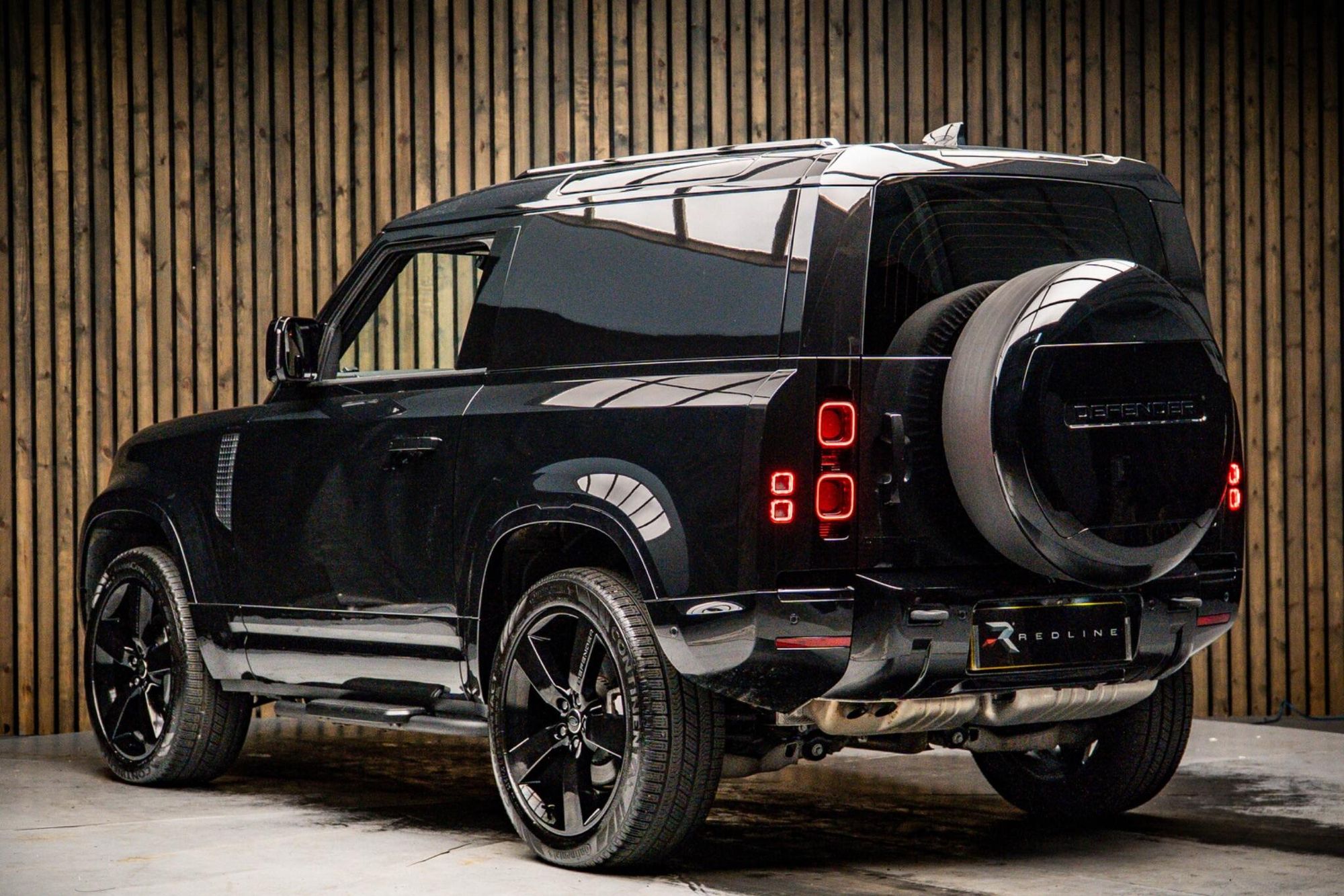 LAND ROVER DEFENDER 90 DIESEL 3.0 D350 Hard Top X-Dynamic HSE Auto for sale UK - Slide 3