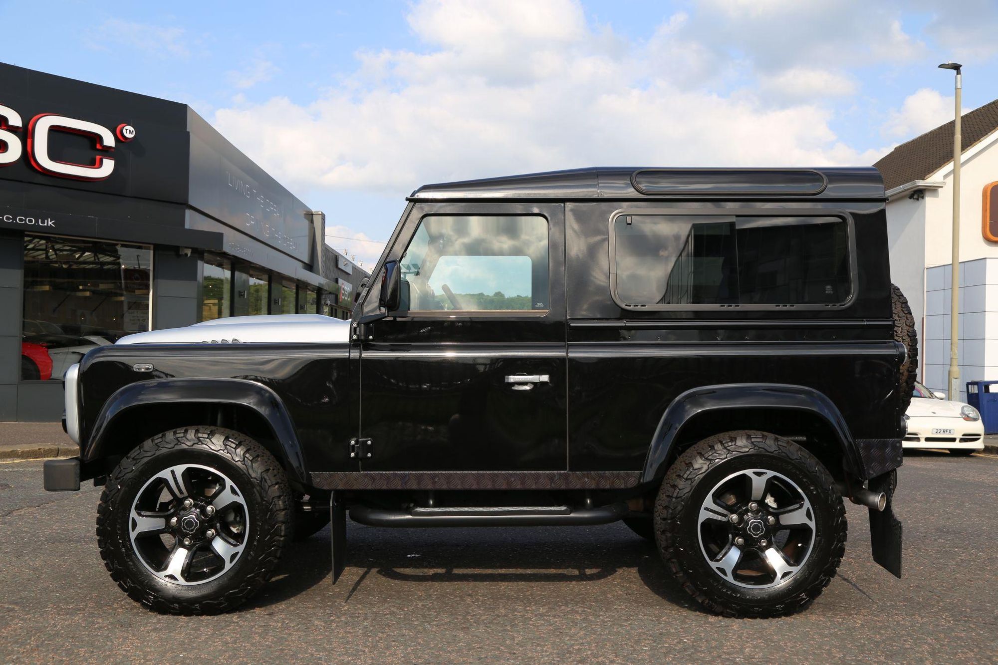 LAND ROVER DEFENDER 90 SWB DIESEL XS Station Wagon TDCi [2.2] for sale UK - Slide 9